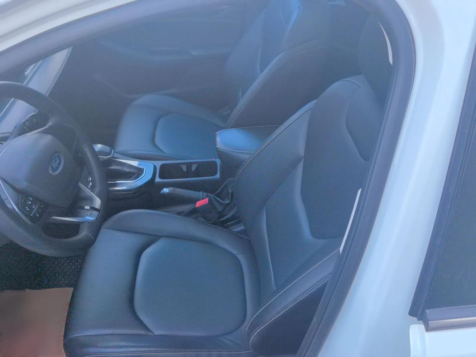 Ford Escort 2021 1.5L Automatic Diamond Edition — миниатюра 10