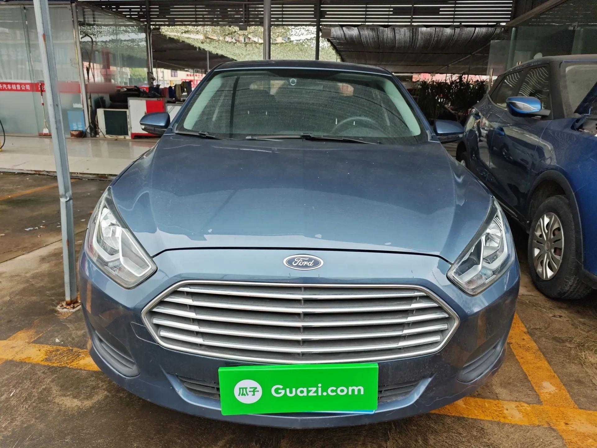 Ford Escort 2019 Revised Version 1.5L Manual "Quality Enjoyment" Trim (Tire Pressure Monitoring) China VI Standard — миниатюра 2