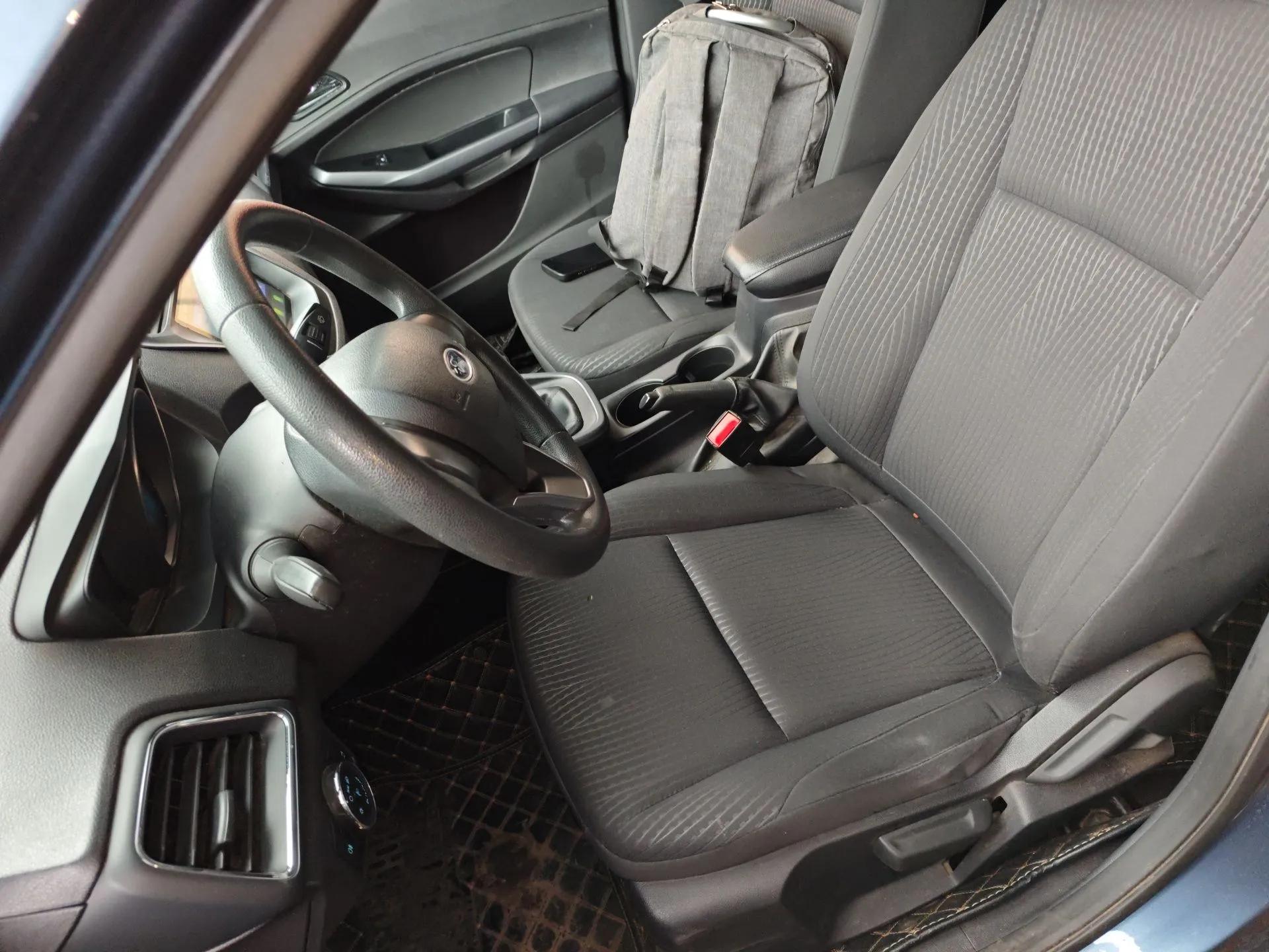 Ford Escort 2019 Revised Version 1.5L Manual "Quality Enjoyment" Trim (Tire Pressure Monitoring) China VI Standard — миниатюра 18