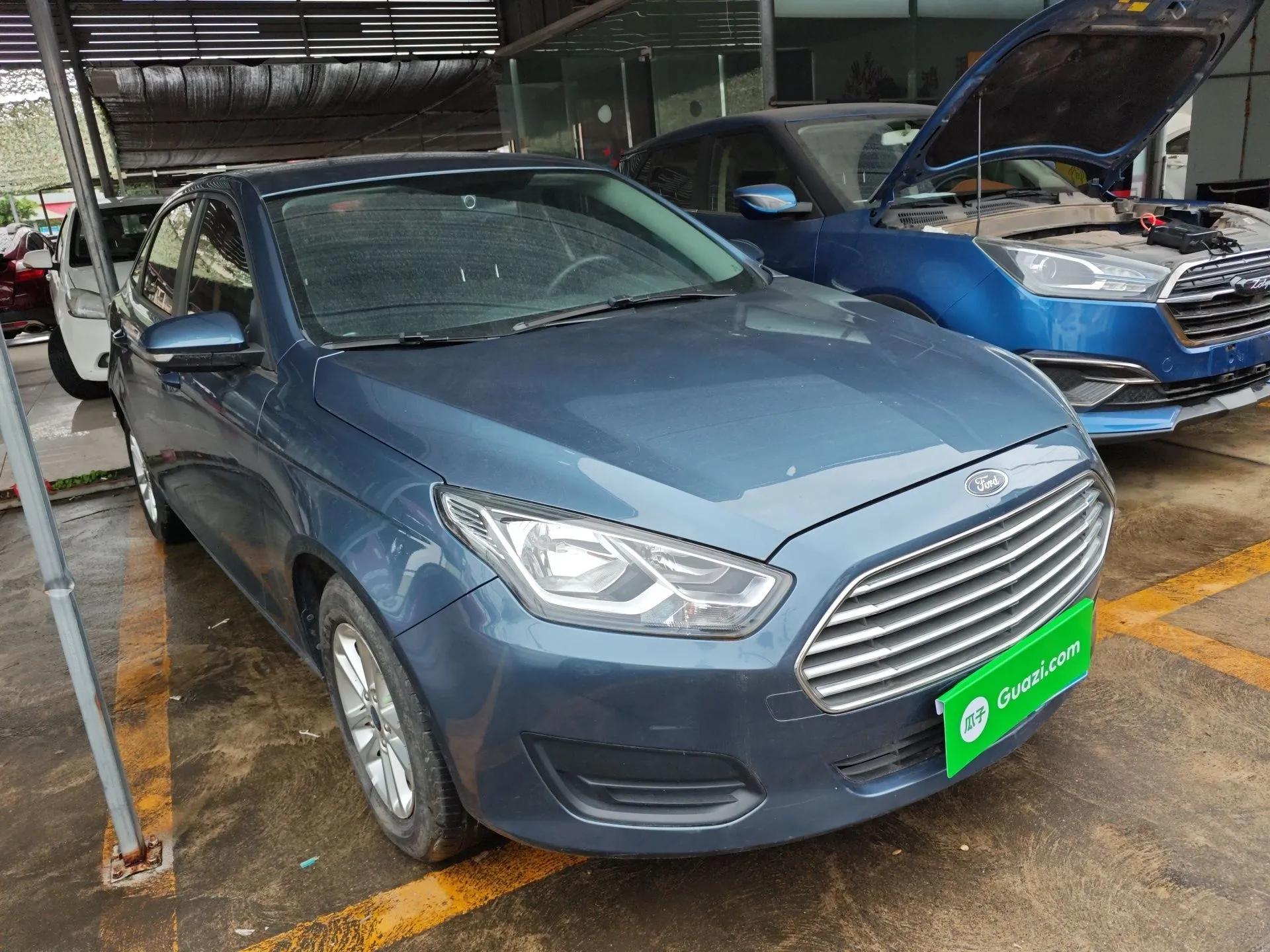 Ford Escort 2019 Revised Version 1.5L Manual "Quality Enjoyment" Trim (Tire Pressure Monitoring) China VI Standard — миниатюра 3