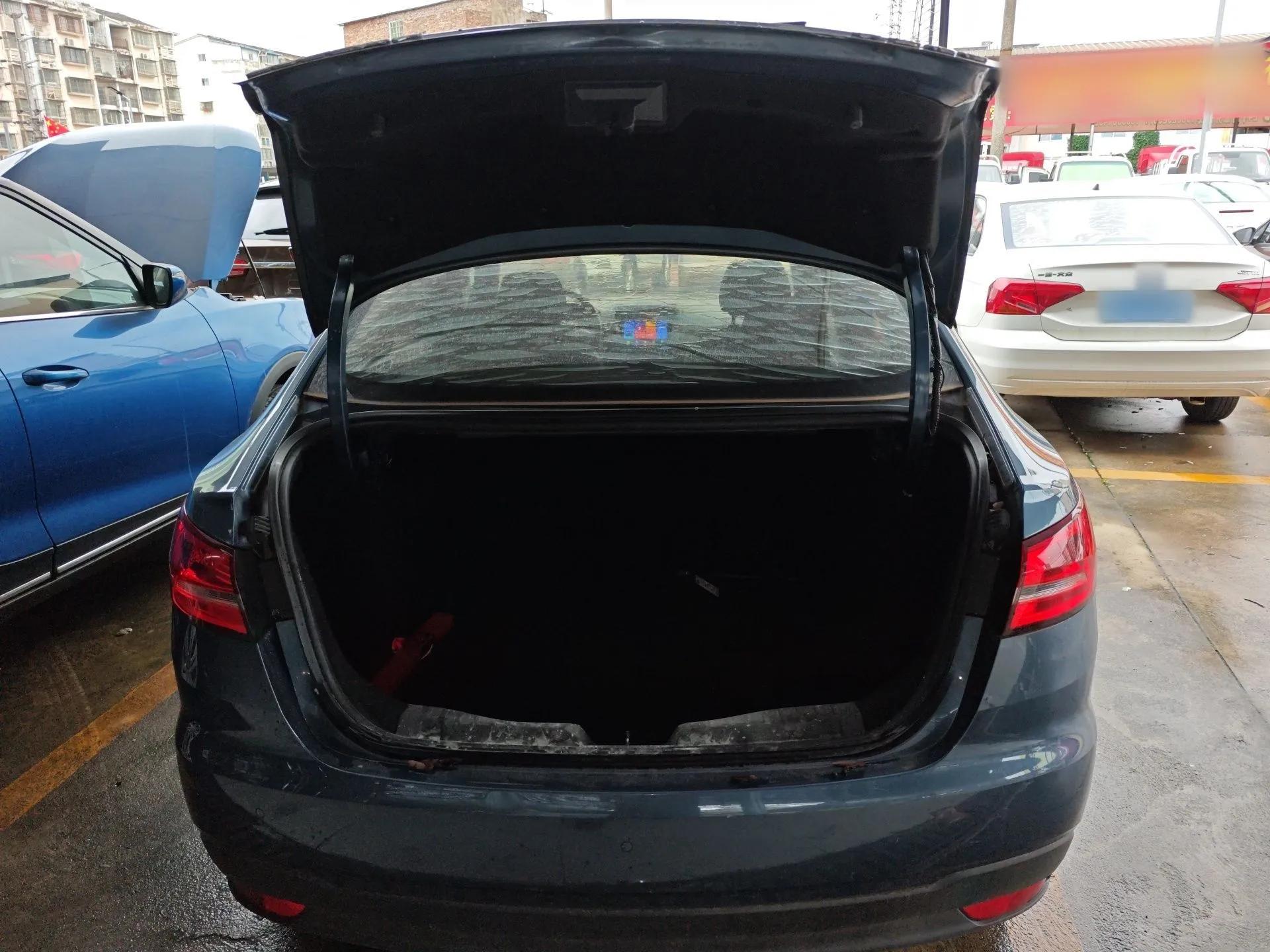 Ford Escort 2019 Revised Version 1.5L Manual "Quality Enjoyment" Trim (Tire Pressure Monitoring) China VI Standard — миниатюра 22