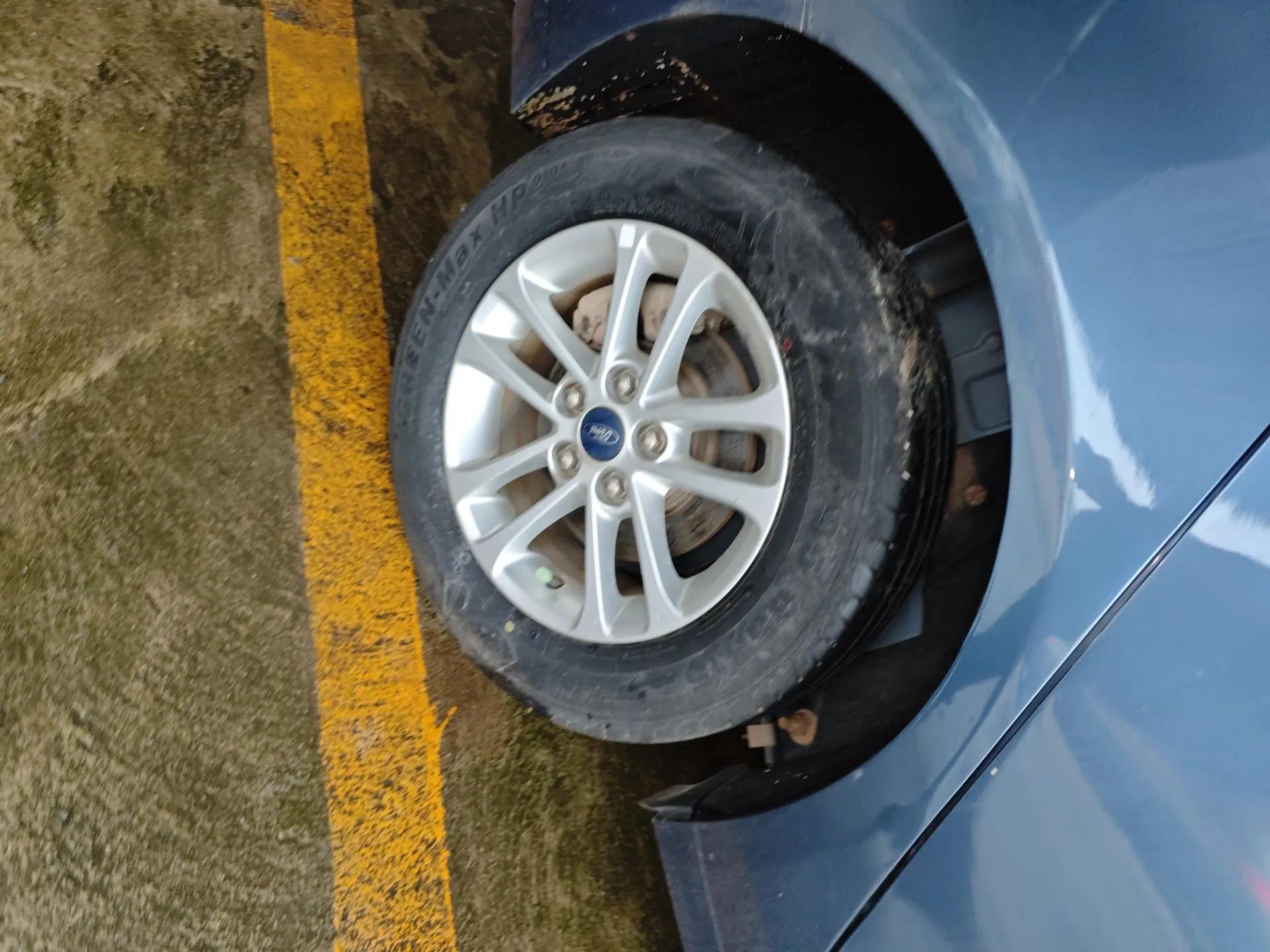 Ford Escort 2019 Revised Version 1.5L Manual "Quality Enjoyment" Trim (Tire Pressure Monitoring) China VI Standard — миниатюра 10