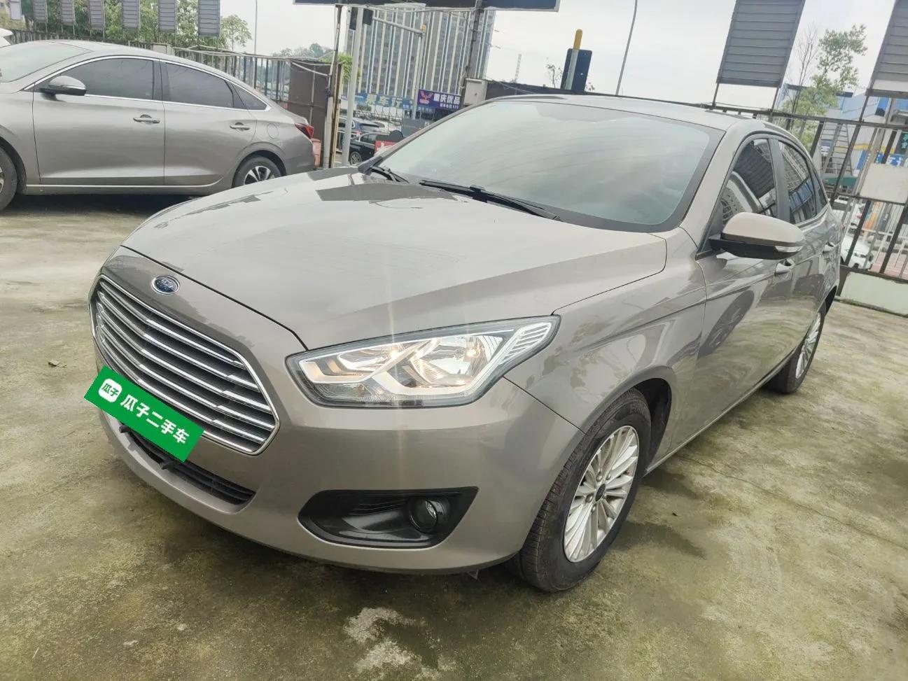 Ford Escort 2015 1.5L Automatic Comfort Edition — миниатюра 1