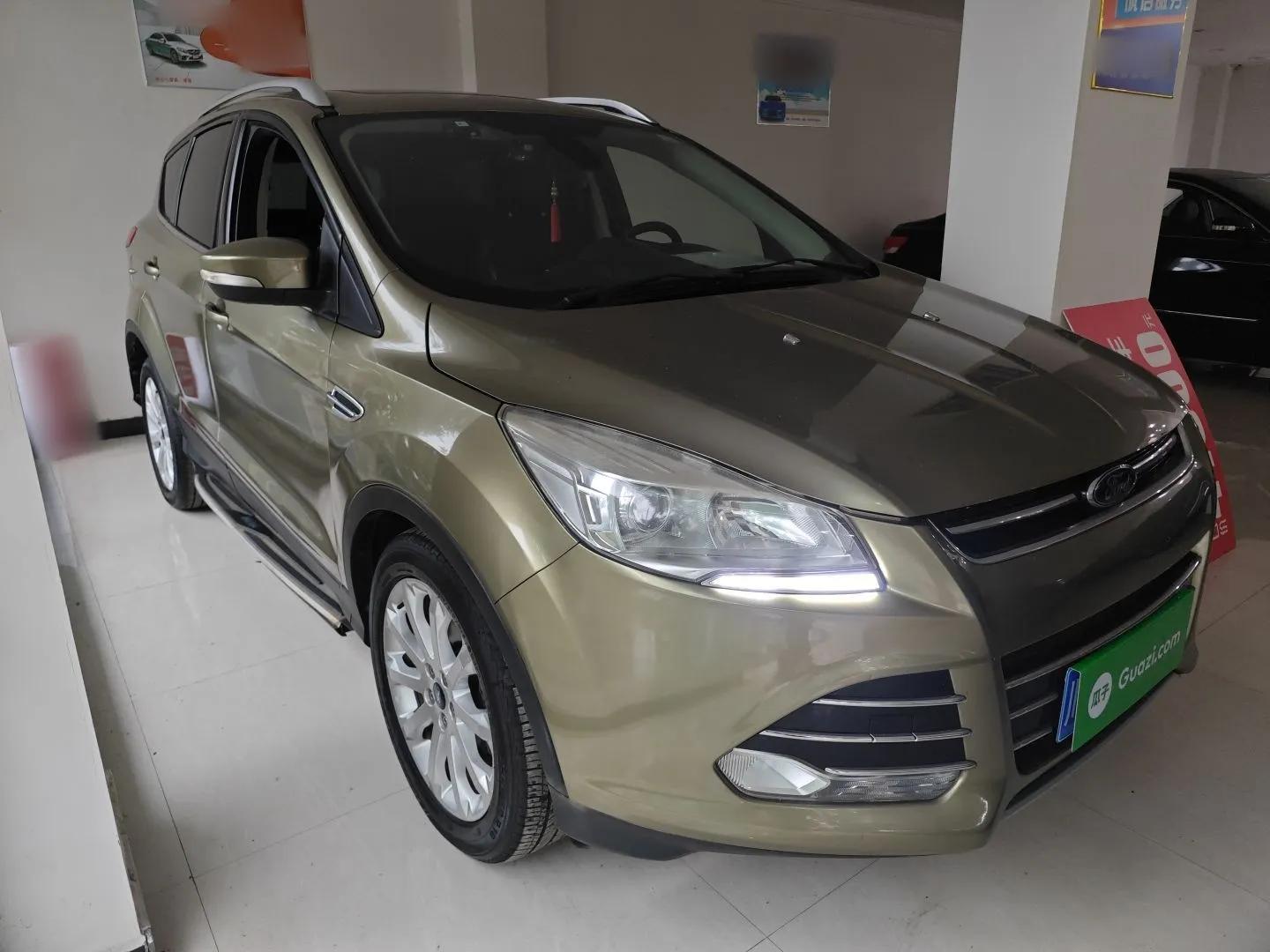 Ford Kuga 2015 1.5L GTDi Two-Wheel Drive Fashion Edition — миниатюра 3