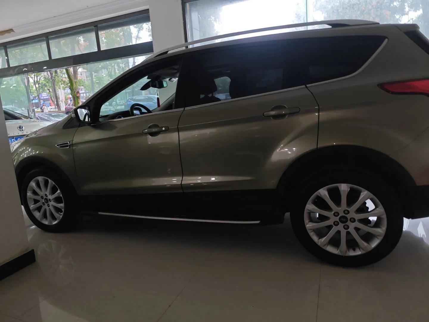 Ford Kuga 2015 1.5L GTDi Two-Wheel Drive Fashion Edition — миниатюра 4