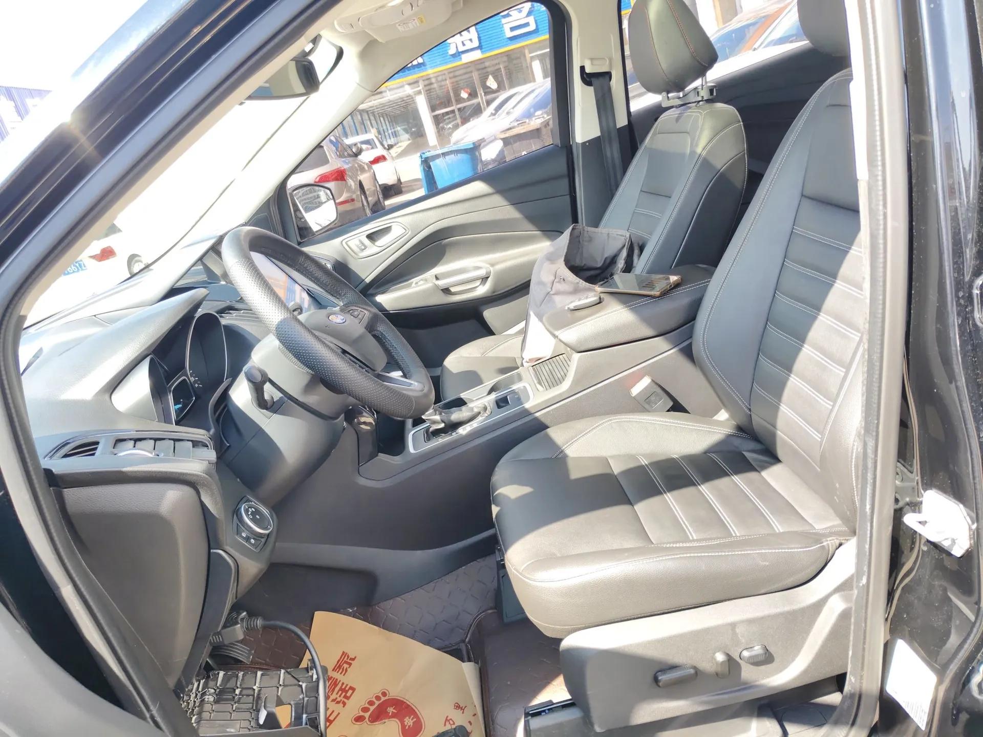 Ford Kuga 2019 EcoBoost 180 Two-Wheel-Drive Titanium Plus Model China V Standard — миниатюра 17