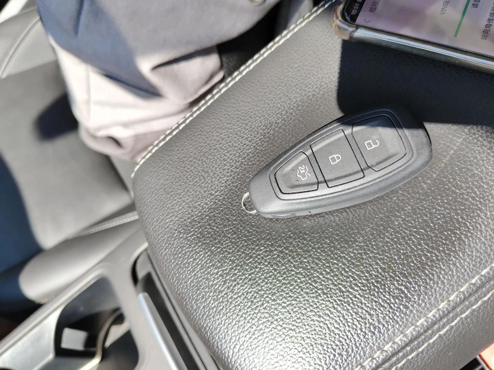 Ford Kuga 2019 EcoBoost 180 Two-Wheel-Drive Titanium Plus Model China V Standard — миниатюра 22