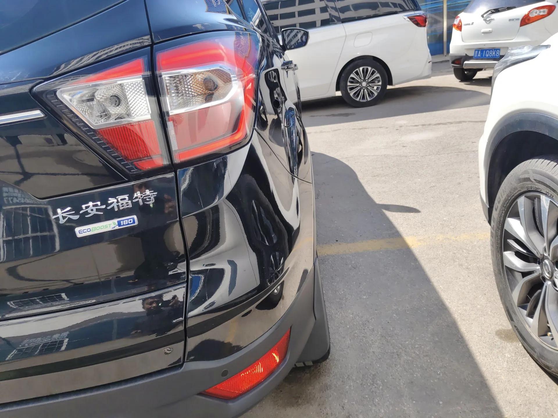 Ford Kuga 2019 EcoBoost 180 Two-Wheel-Drive Titanium Plus Model China V Standard — миниатюра 8