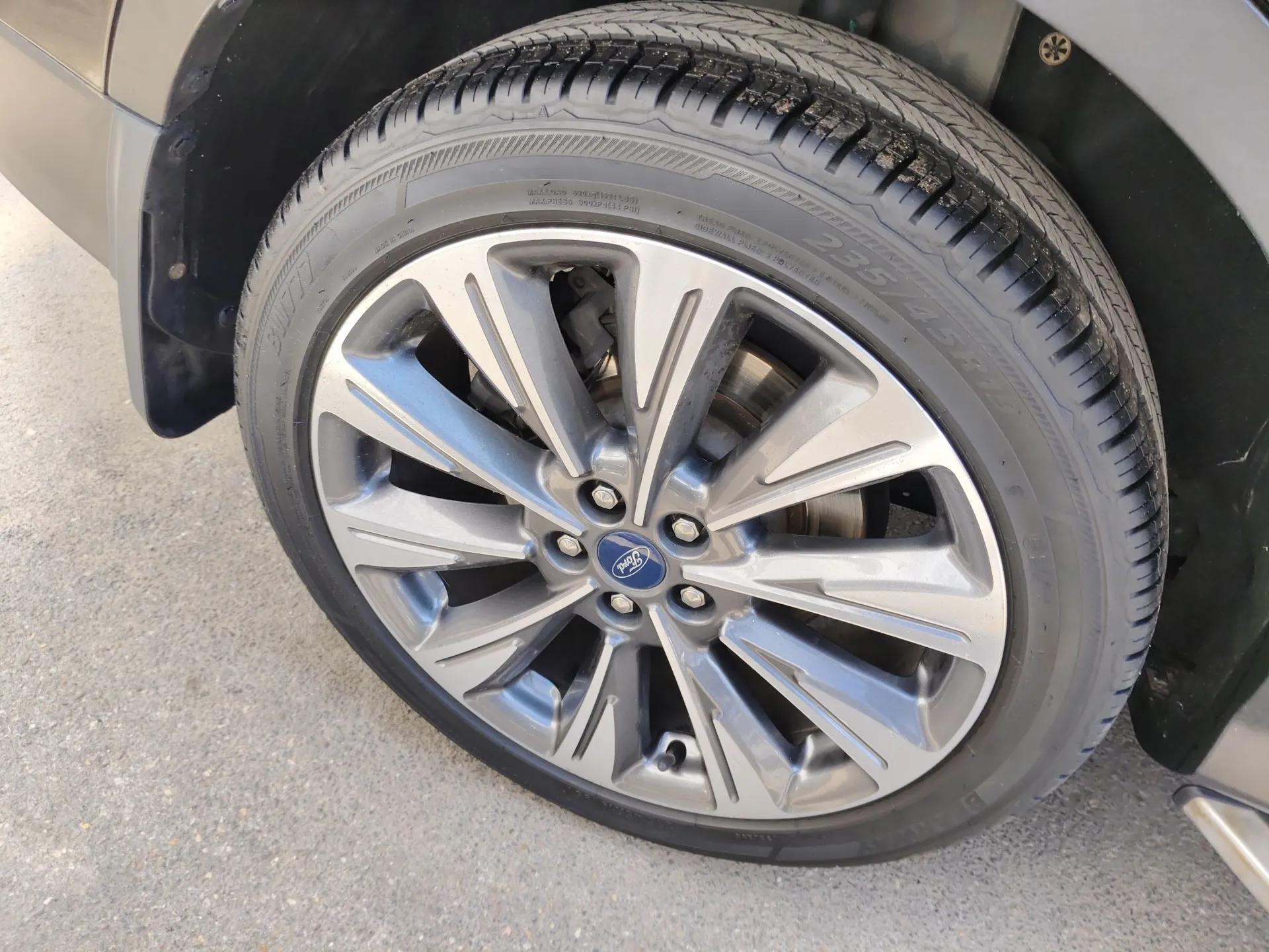 Ford Kuga 2019 EcoBoost 180 Two-Wheel-Drive Titanium Plus Model China V Standard — миниатюра 10