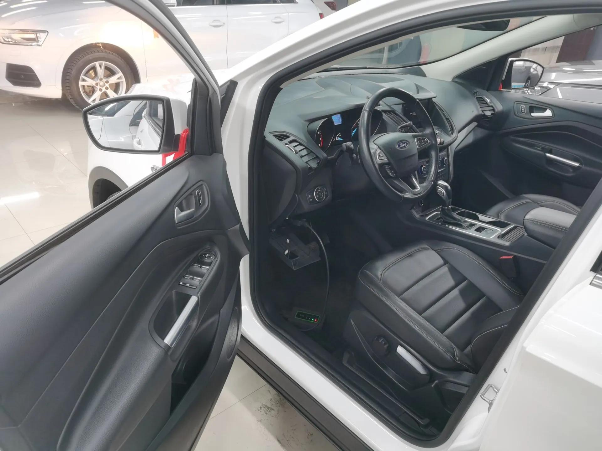 Ford Kuga 2019 EcoBoost 180 Two-Wheel-Drive Platinum Edition China VI Standard — миниатюра 18