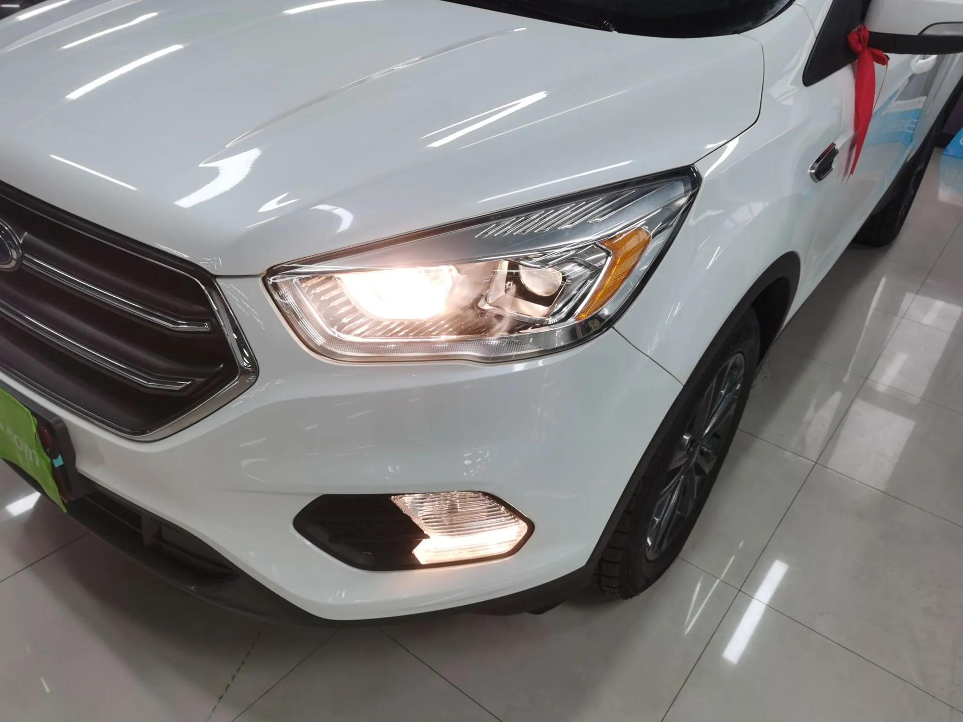Ford Kuga 2019 EcoBoost 180 Two-Wheel-Drive Platinum Edition China VI Standard — миниатюра 5