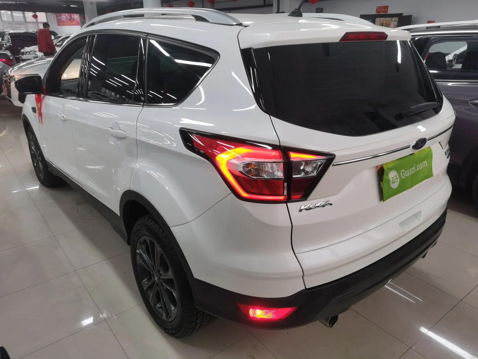 Ford Kuga 2019 EcoBoost 180 Two-Wheel-Drive Platinum Edition China VI Standard — миниатюра 7