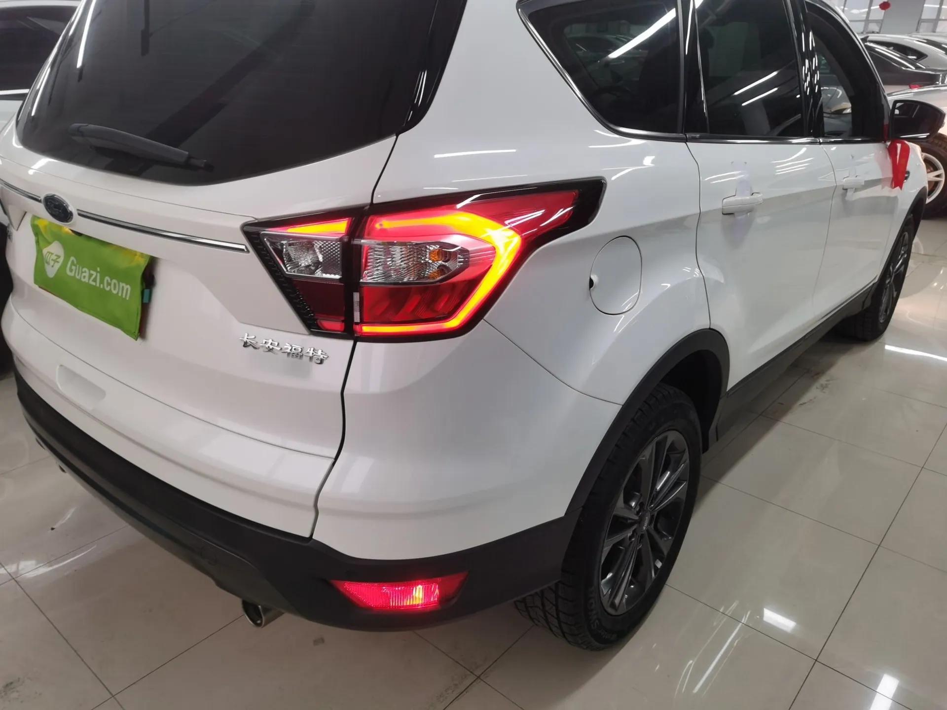 Ford Kuga 2019 EcoBoost 180 Two-Wheel-Drive Platinum Edition China VI Standard — миниатюра 8
