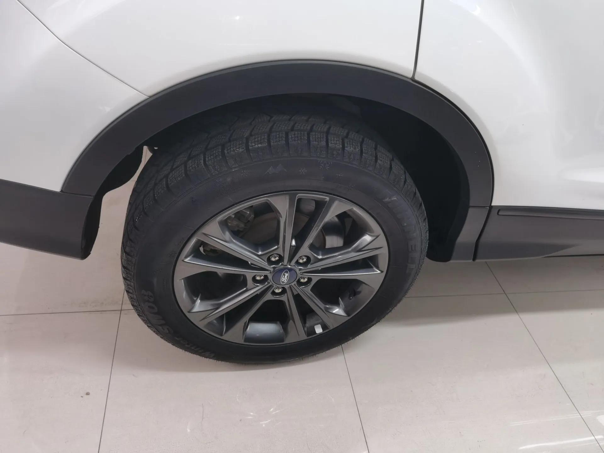 Ford Kuga 2019 EcoBoost 180 Two-Wheel-Drive Platinum Edition China VI Standard — миниатюра 10