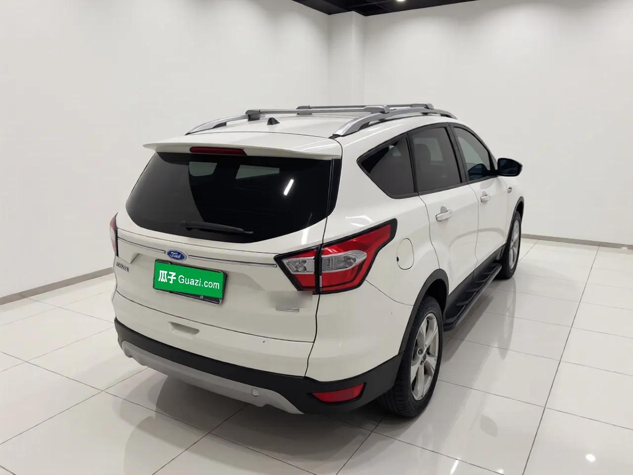 Ford Kuga 2017 EcoBoost 180 Two-Wheel-Drive Tiger Leap Model — миниатюра 6