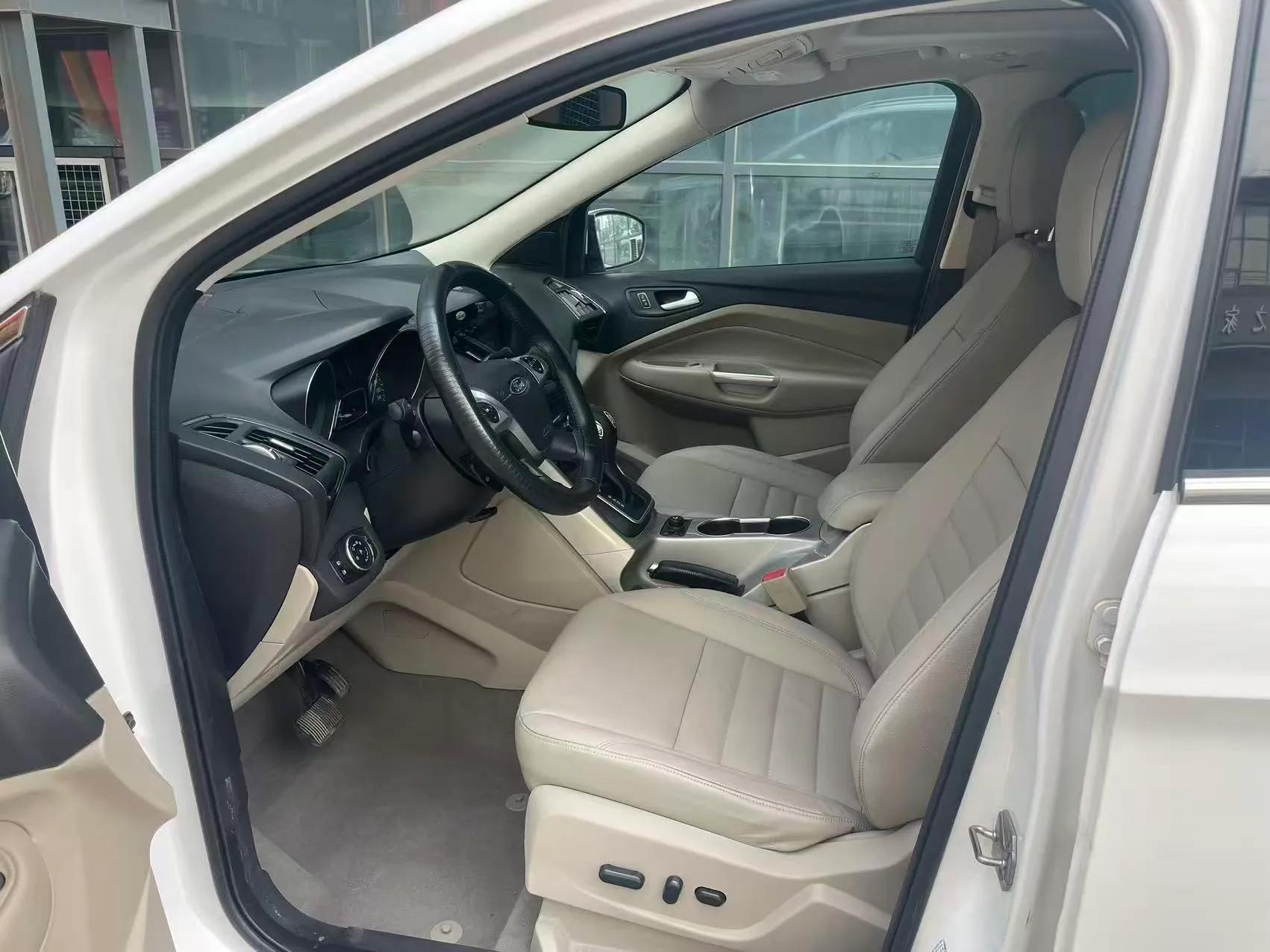 Ford Kuga 2013 1.6L GTDi 4x4 Elite Model — миниатюра 8