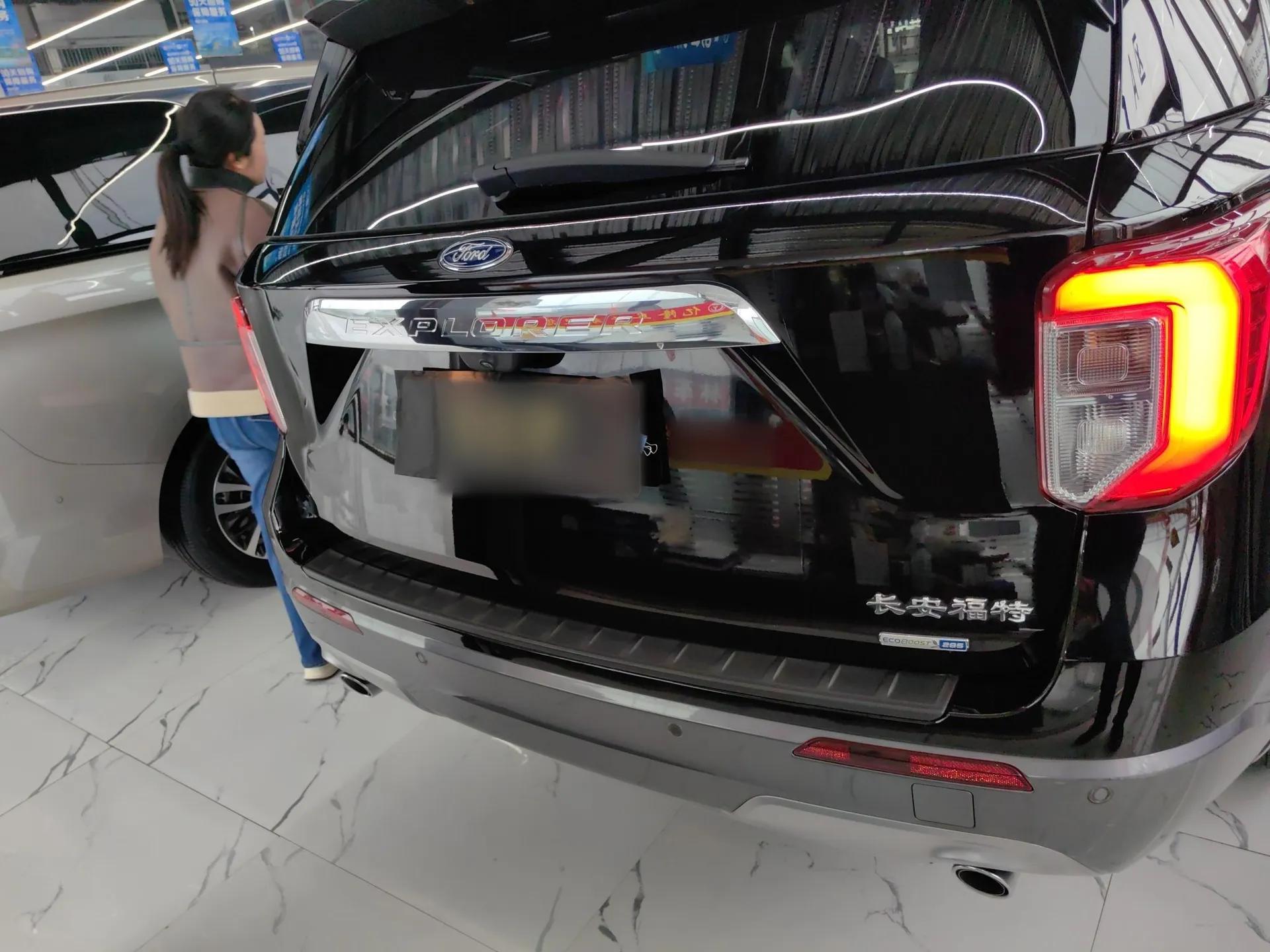 Ford Explorer 2020 EcoBoost 285 4x4 Trend Edition 7-Seater — миниатюра 3