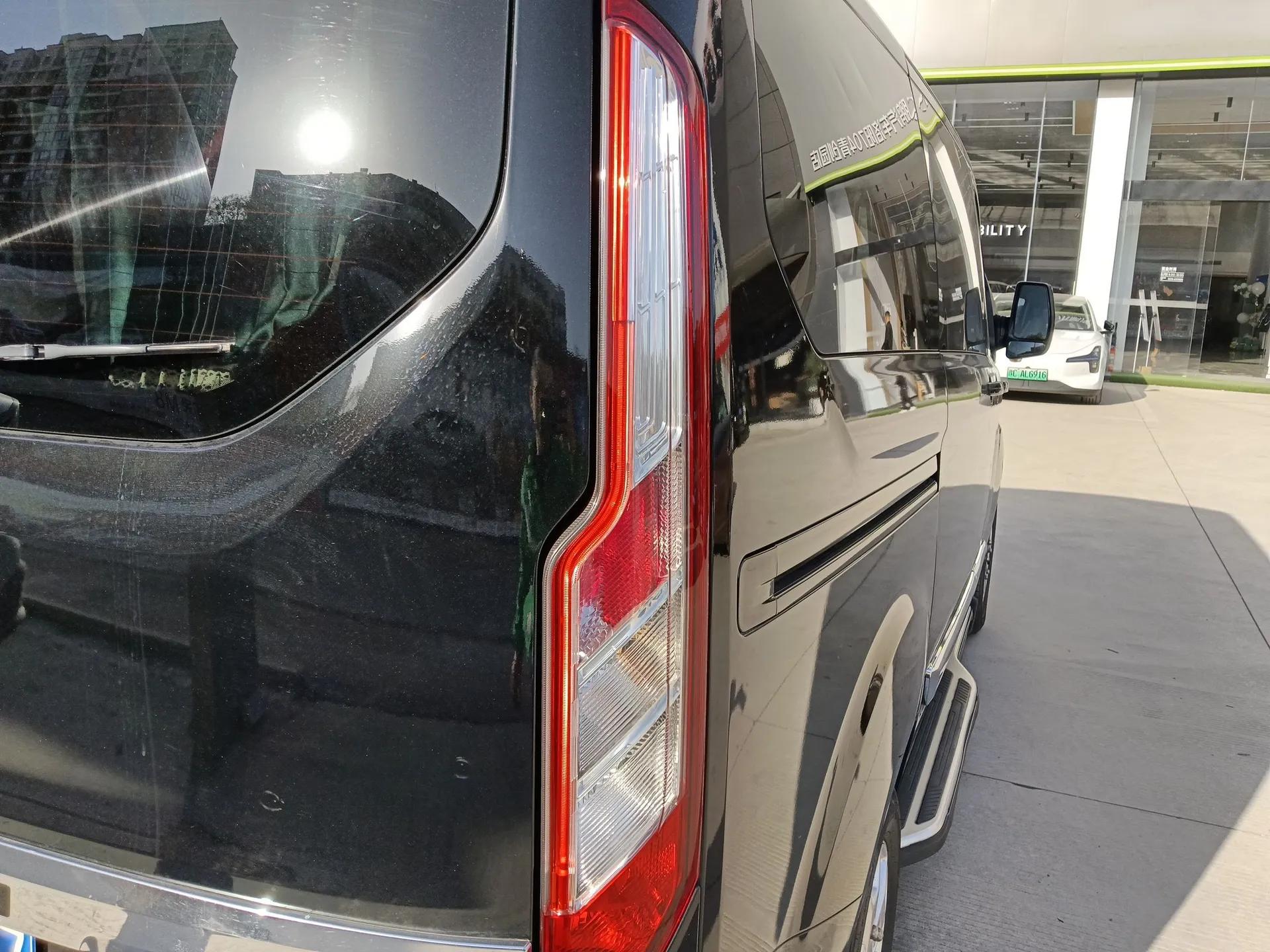 Ford Tourneo Custom 2020 2.0T Automatic Elite Edition China VI Standard — миниатюра 7
