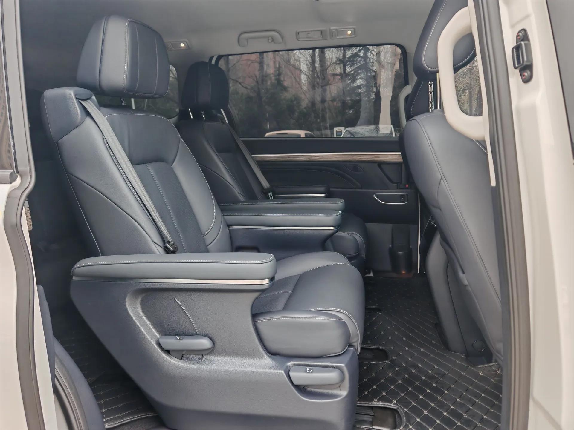 GAC Trumpchi M8 2023 Lingxiu Series 390T Deluxe Edition — миниатюра 22