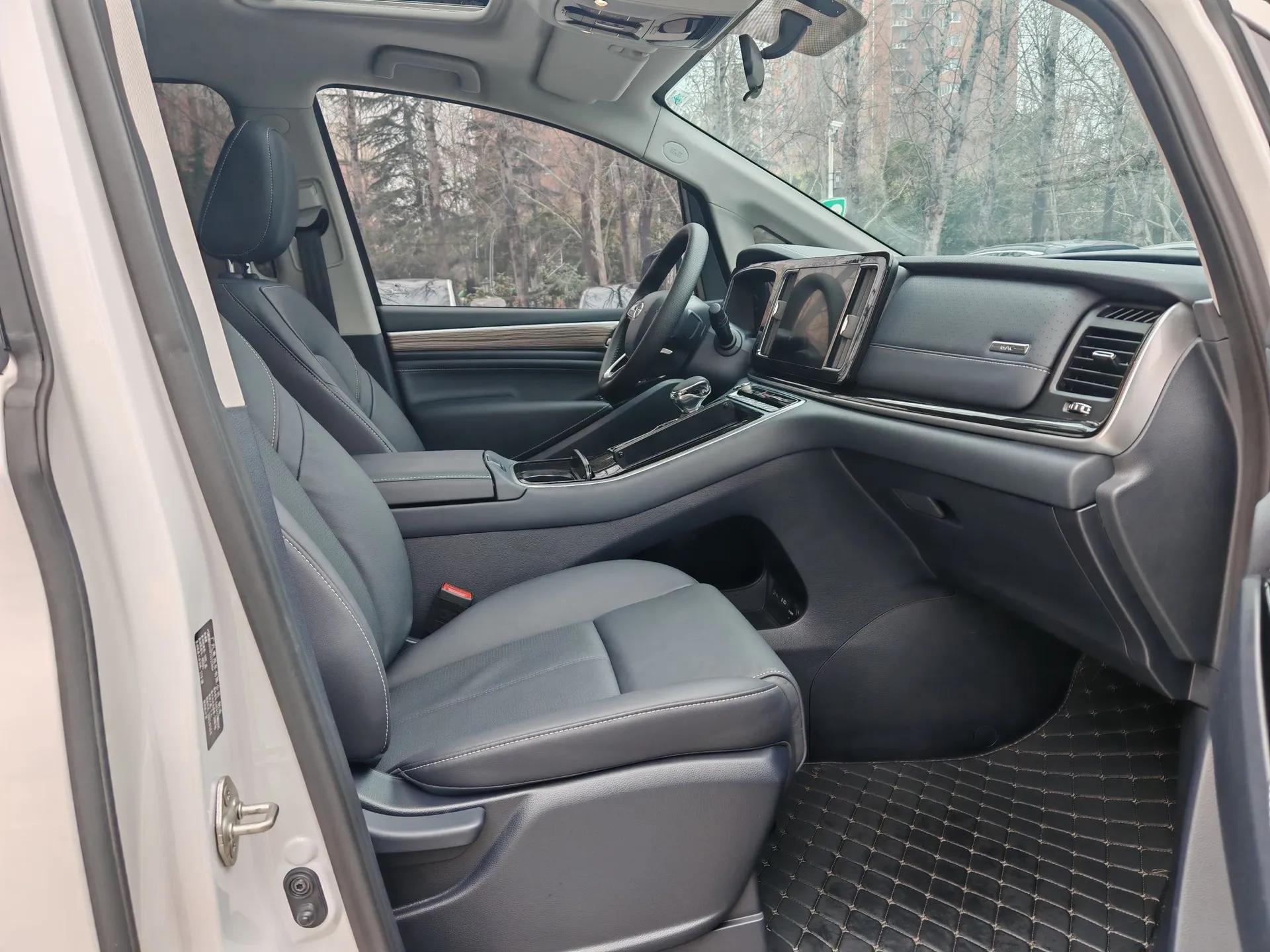 GAC Trumpchi M8 2023 Lingxiu Series 390T Deluxe Edition — миниатюра 23