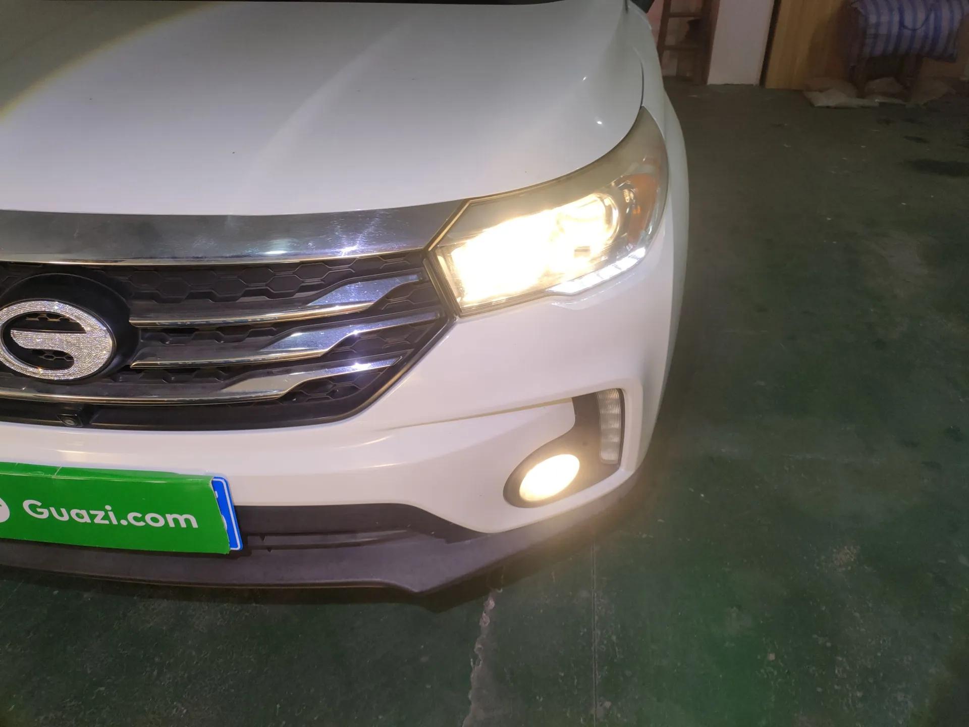 GAC Trumpchi GS4 2017 235T Automatic Two-Wheel Drive Luxury Smart Connectivity Version — миниатюра 5