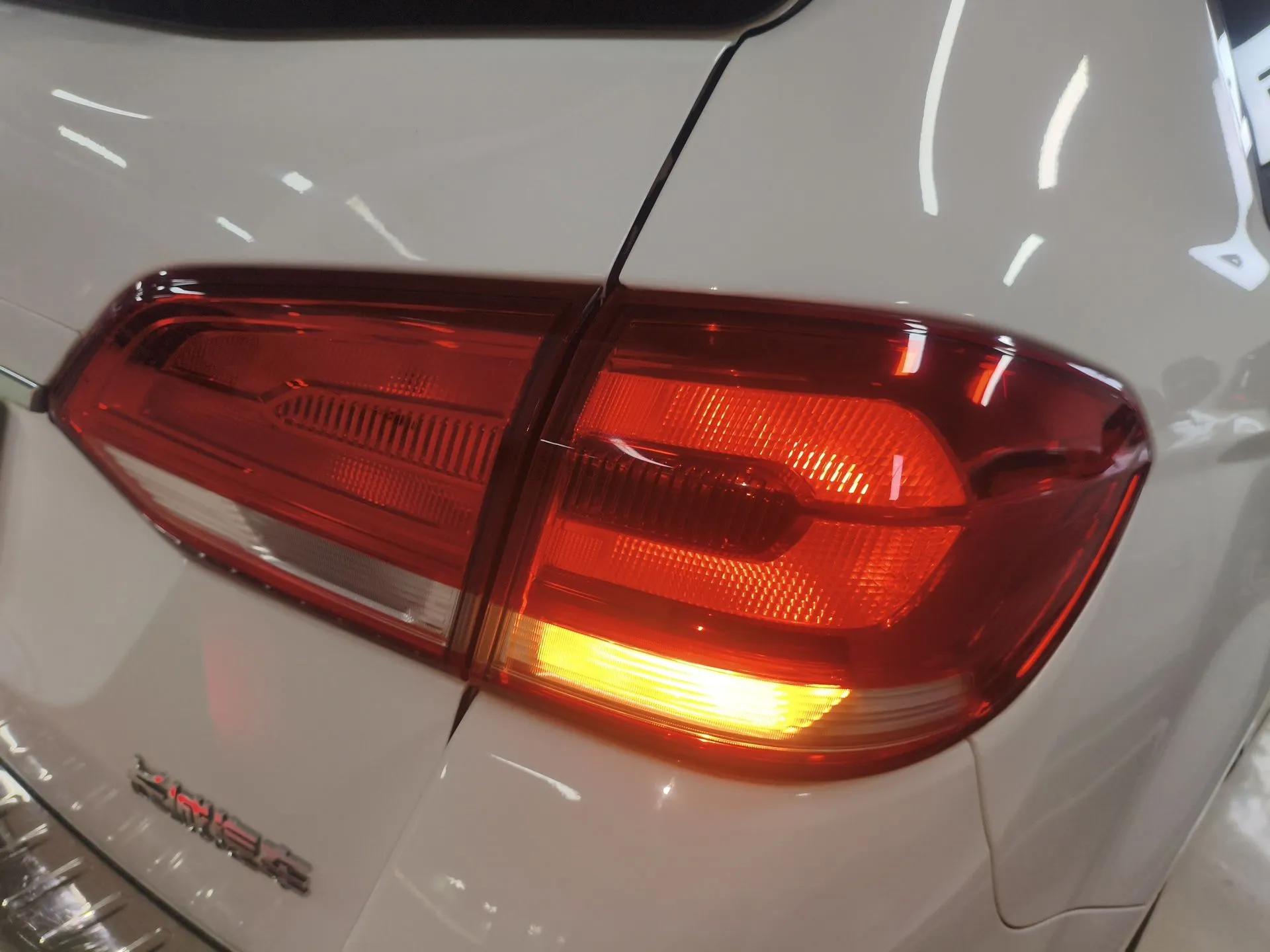 Haval H6 2018 Blue Label Sport Edition 1.5T Automatic Two-Wheel Drive Elite Model — миниатюра 8