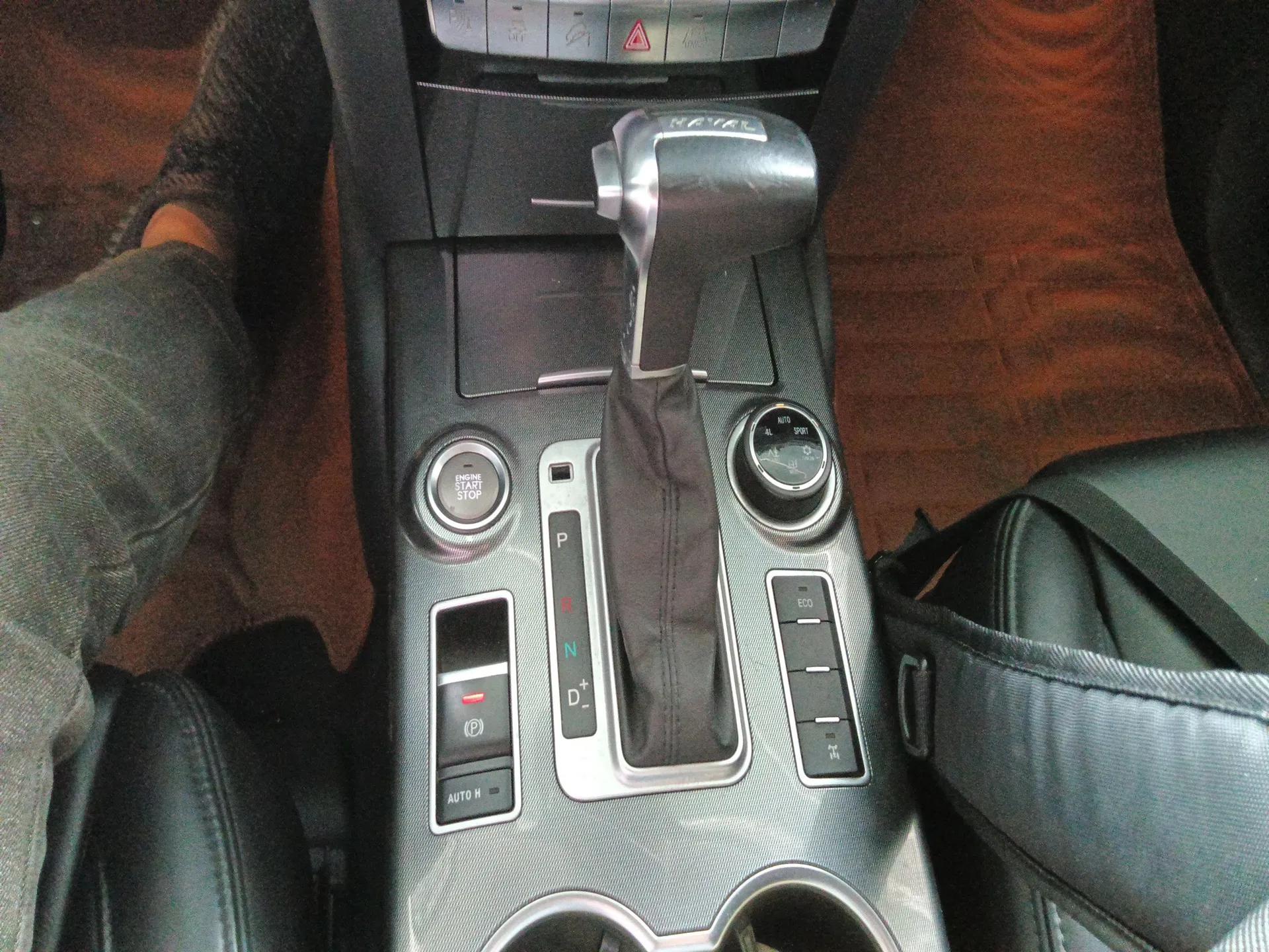 Haval H9 2016 2.0T Four-Wheel Drive Luxury 7-Seater — миниатюра 16