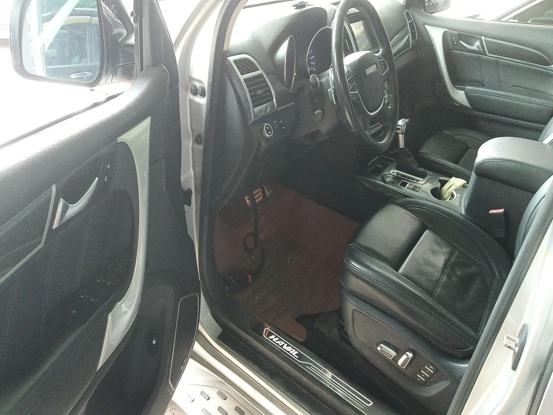 Haval H9 2016 2.0T Four-Wheel Drive Luxury 7-Seater — миниатюра 18