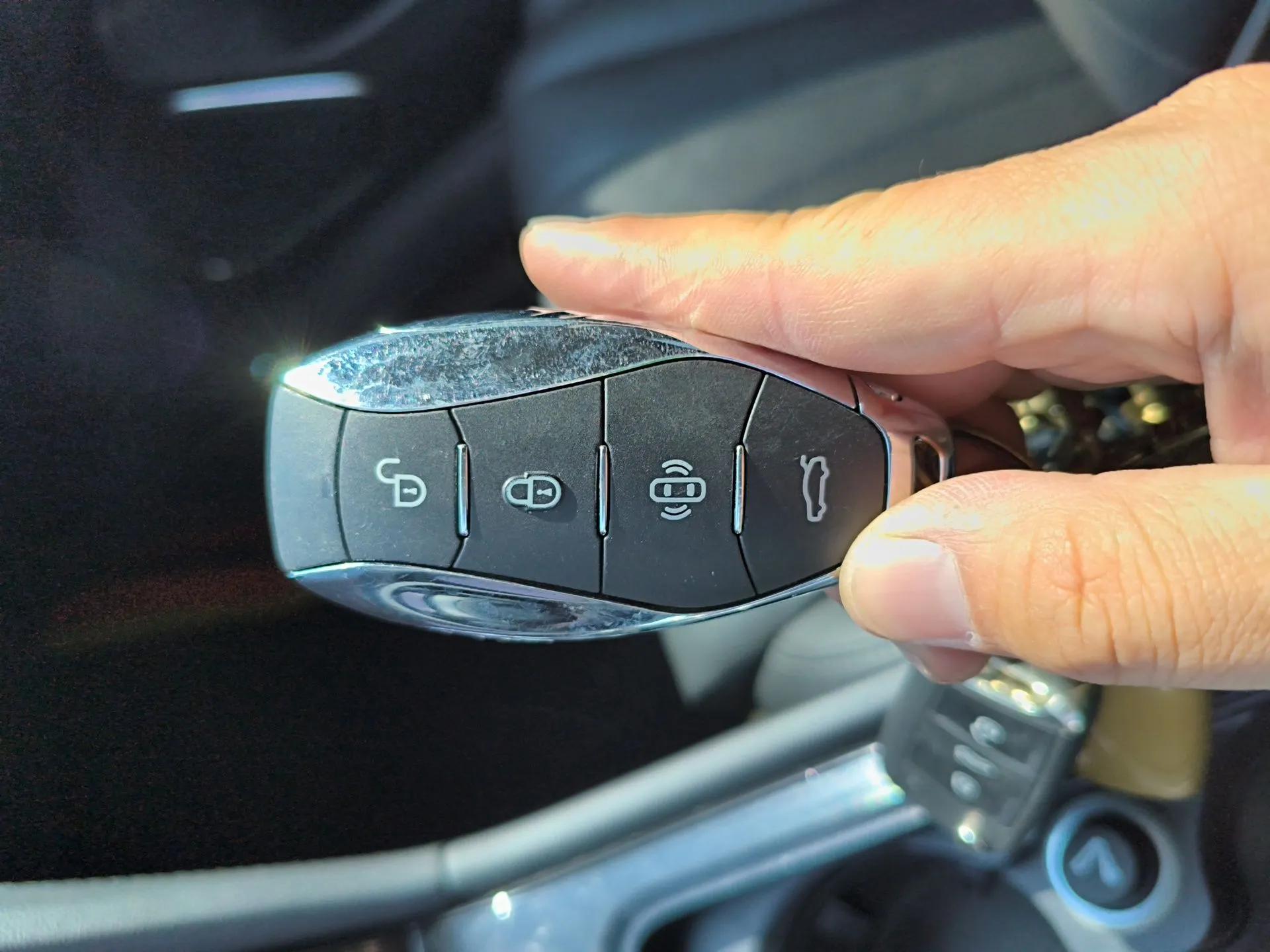 Hongqi H5 2024 2.0T Automatic Smart Connect Flagship Edition — миниатюра 12