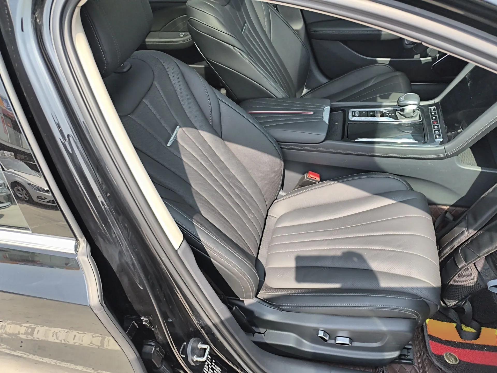 Hongqi H5 2024 2.0T Automatic Smart Connect Flagship Edition — миниатюра 23