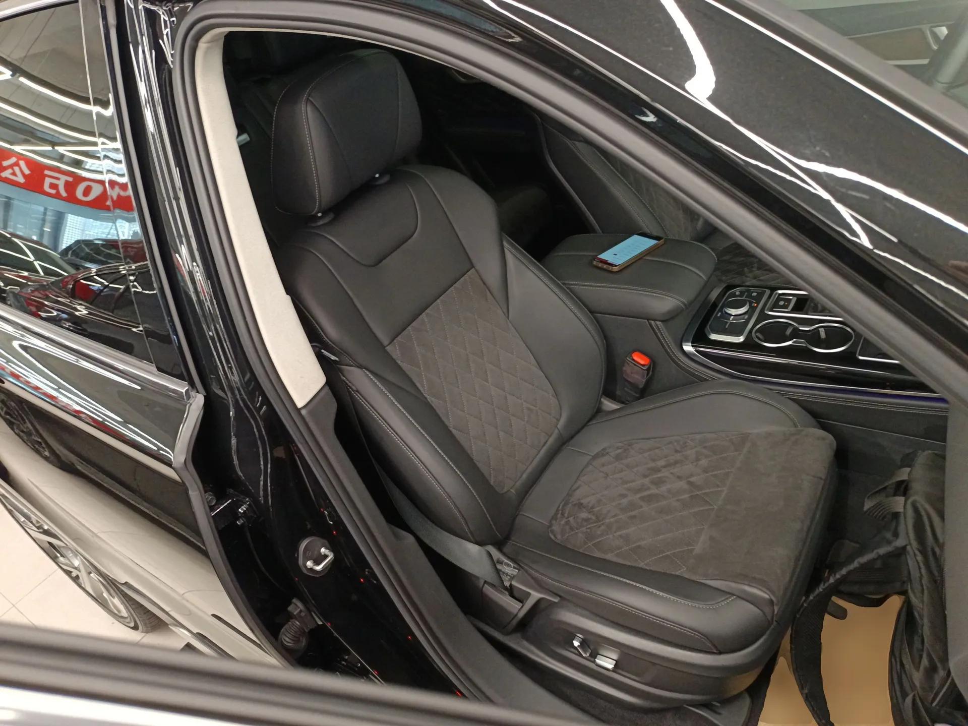 Hongqi HS7 2022 2.0T DCT Two-Wheel Drive Smart Connect Flagship Edition 7 Seats — миниатюра 23