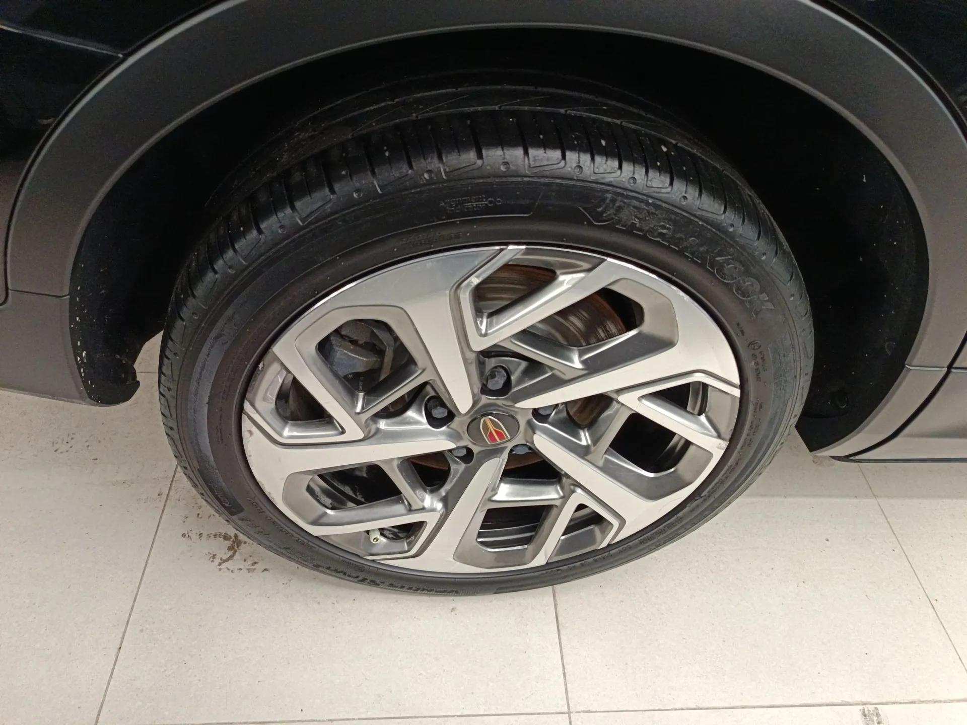 Hongqi HS7 2022 2.0T DCT Two-Wheel Drive Smart Connect Flagship Edition 7 Seats — миниатюра 10
