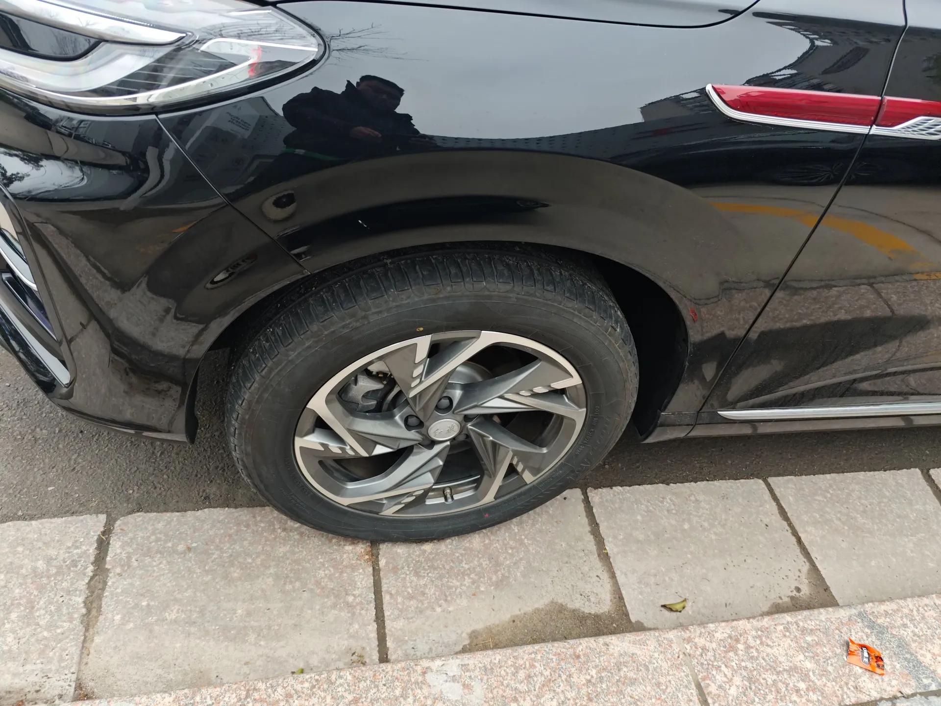 Hongqi HS3 PHEV 2024 PHEV 115km Jingwei Edition — миниатюра 9