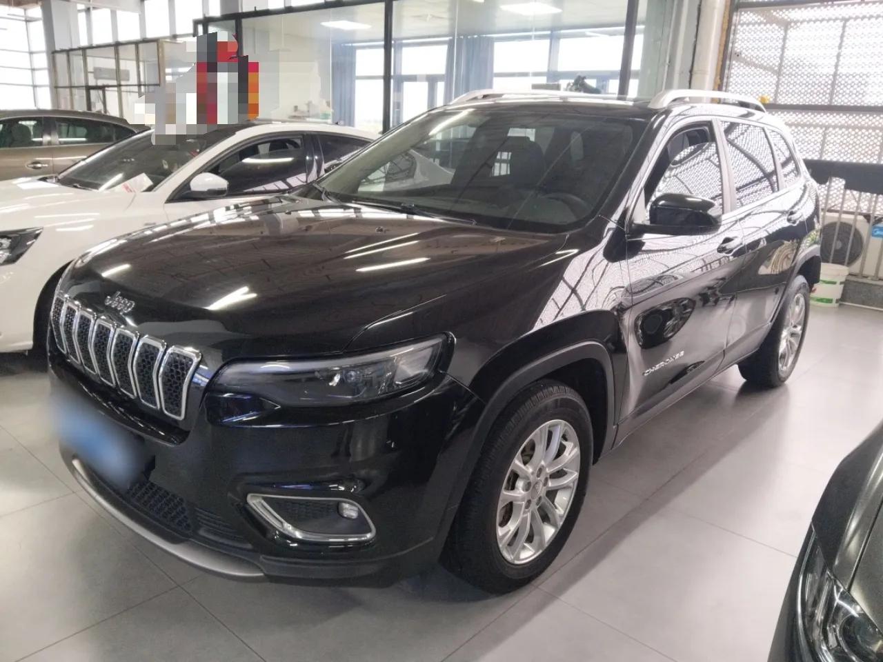 Jeep Cherokee 2019 2.0T Two-Wheel Drive Smart Enjoyment Version China VI — миниатюра 1