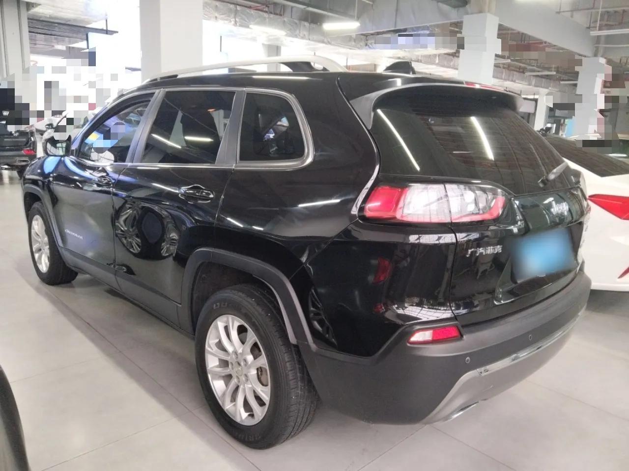 Jeep Cherokee 2019 2.0T Two-Wheel Drive Smart Enjoyment Version China VI — миниатюра 4