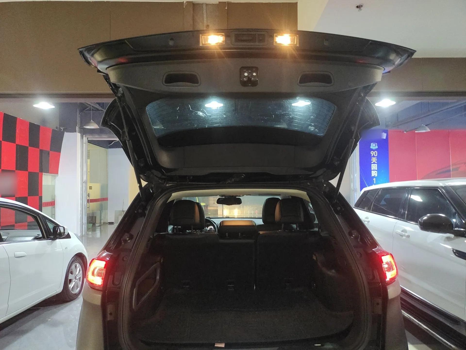 Jeep Cherokee 2016 2.4L Leading Edition — миниатюра 16