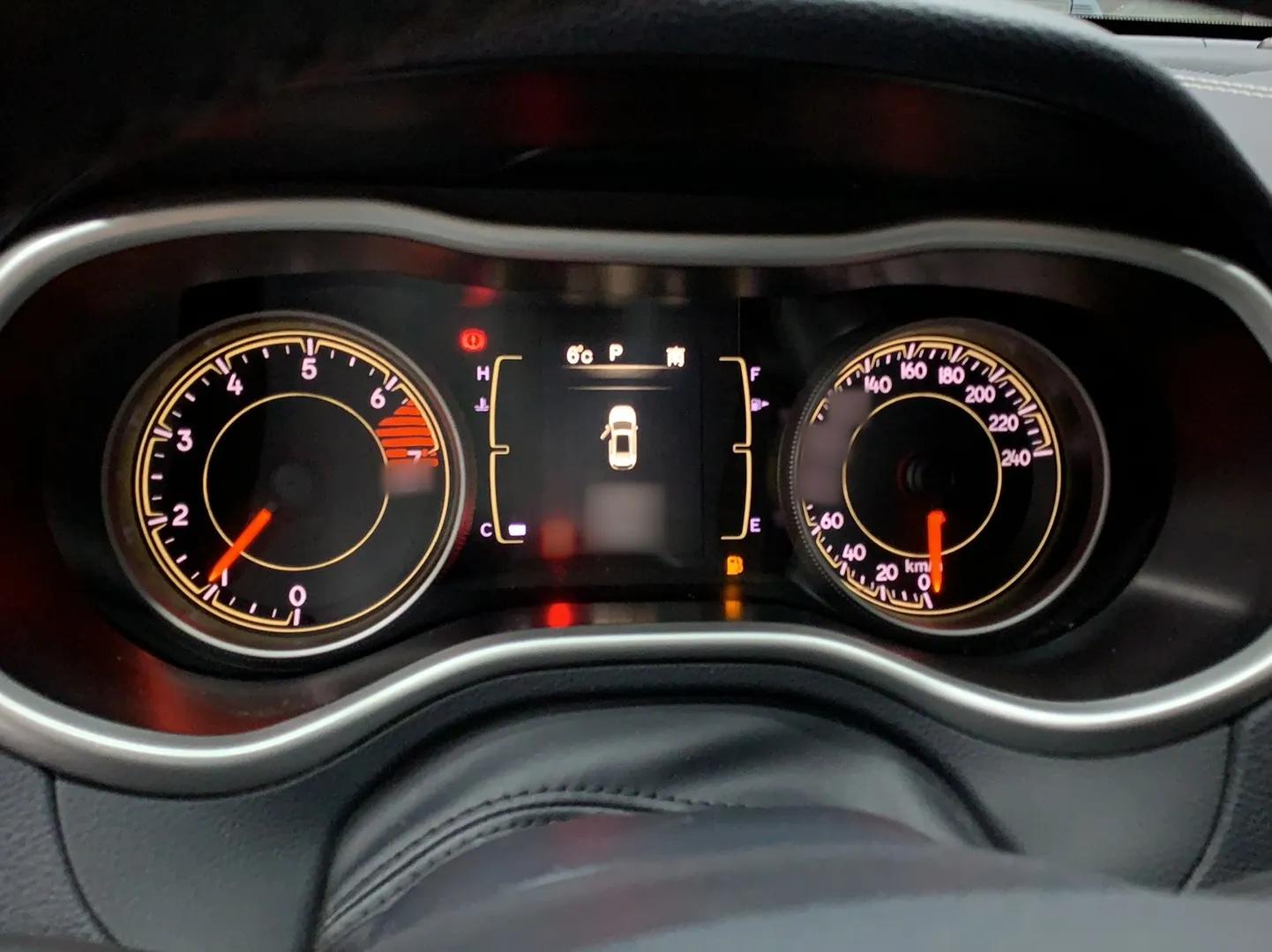 Jeep Cherokee 2017 2.4L Leading Edition — миниатюра 11