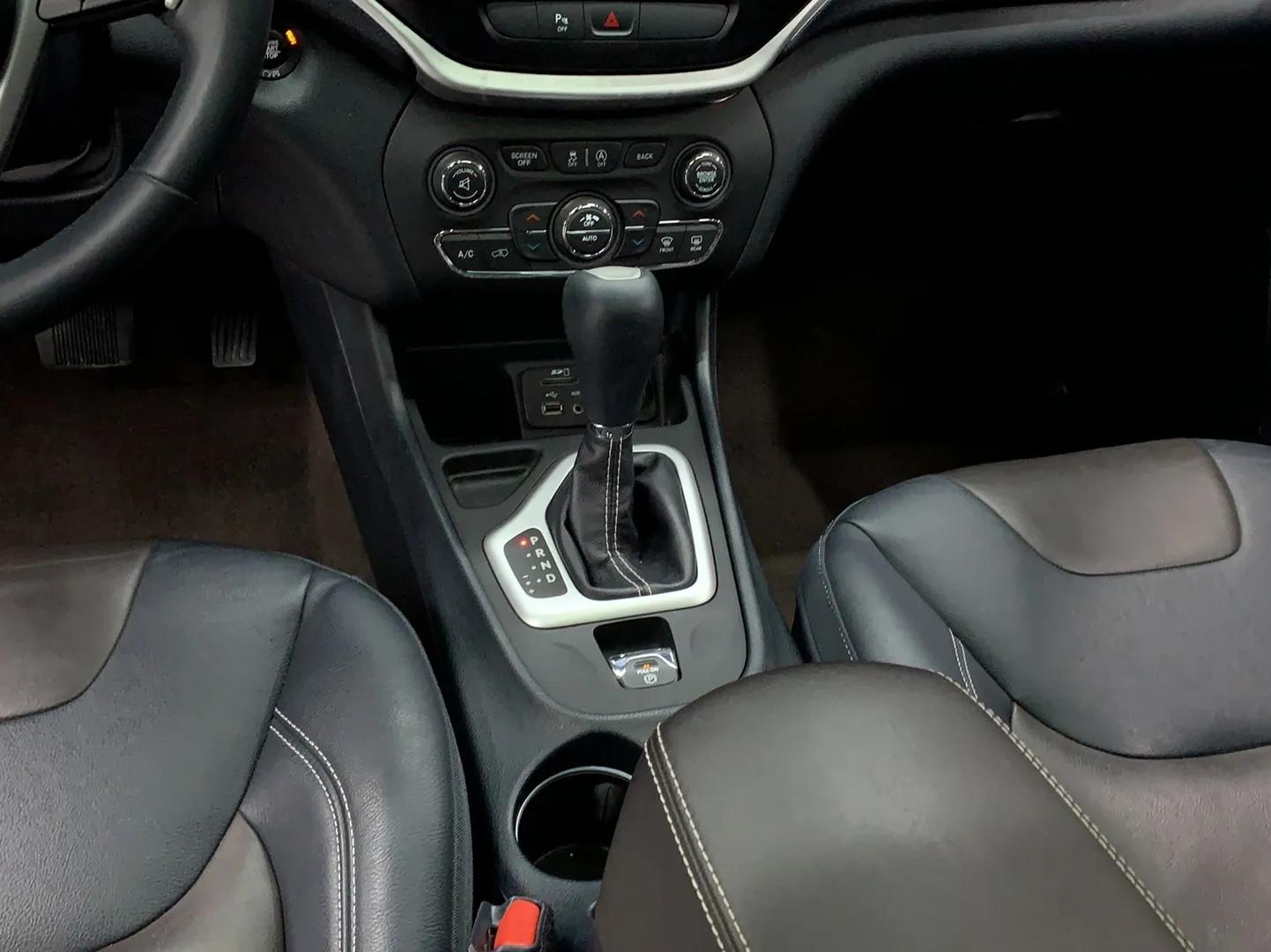 Jeep Cherokee 2017 2.4L Leading Edition — миниатюра 13