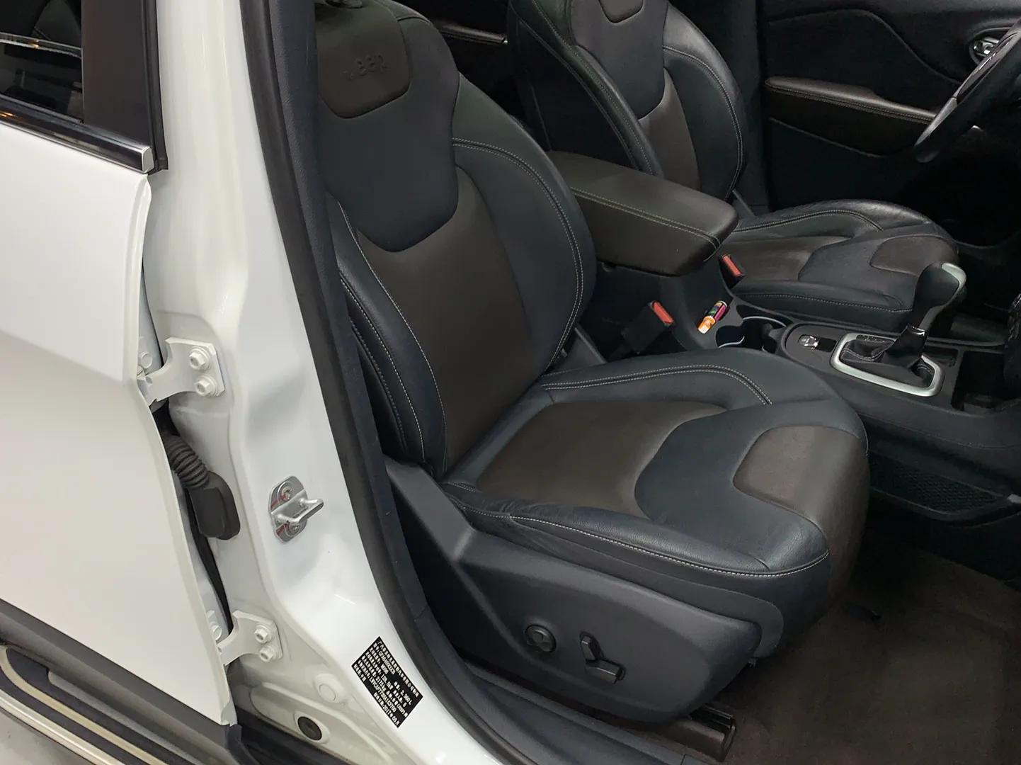 Jeep Cherokee 2017 2.4L Leading Edition — миниатюра 9