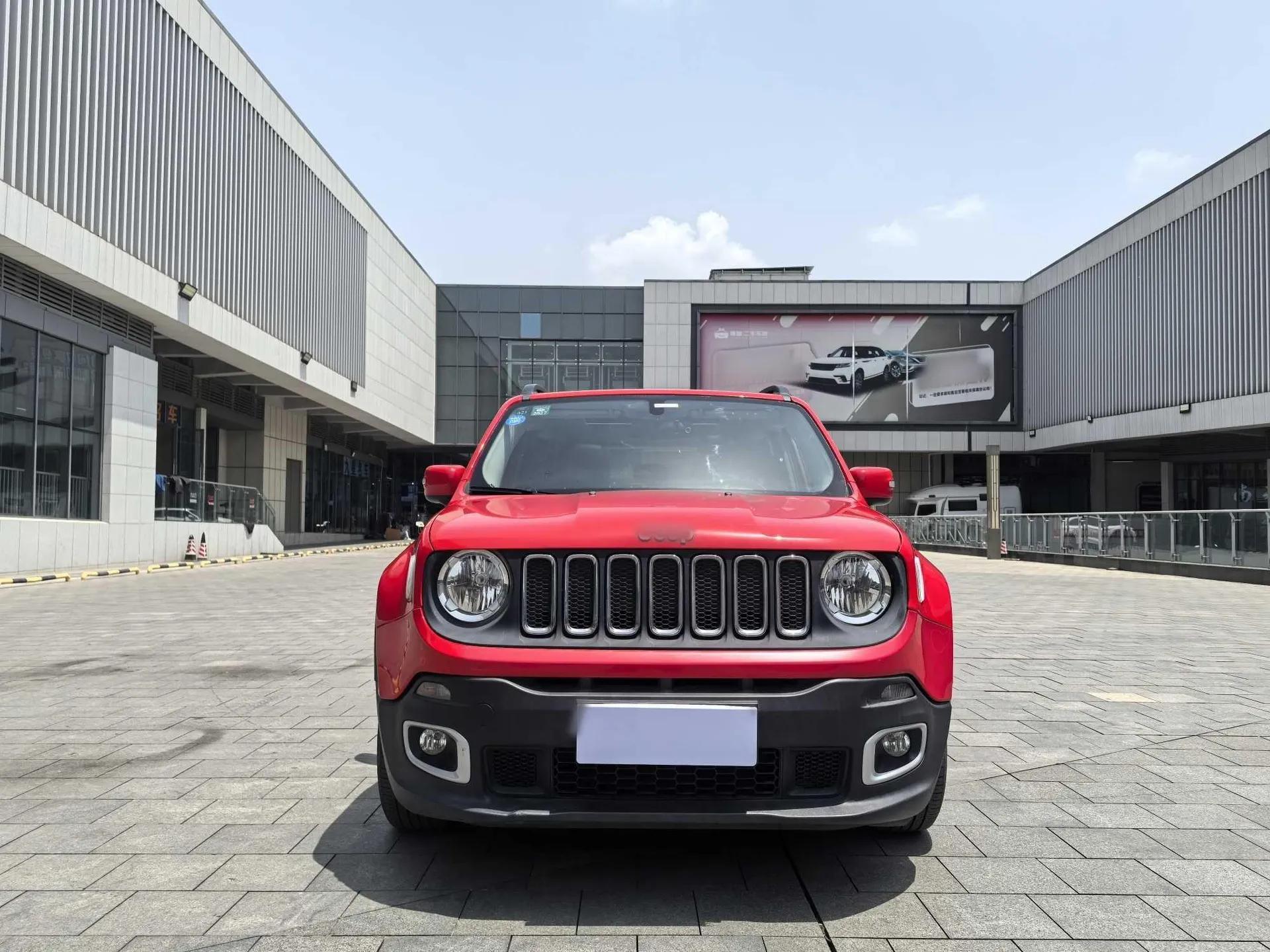 Jeep Renegade 2018 Connected Large Screen Version 180TS Automatic High-Energy Edition — миниатюра 2