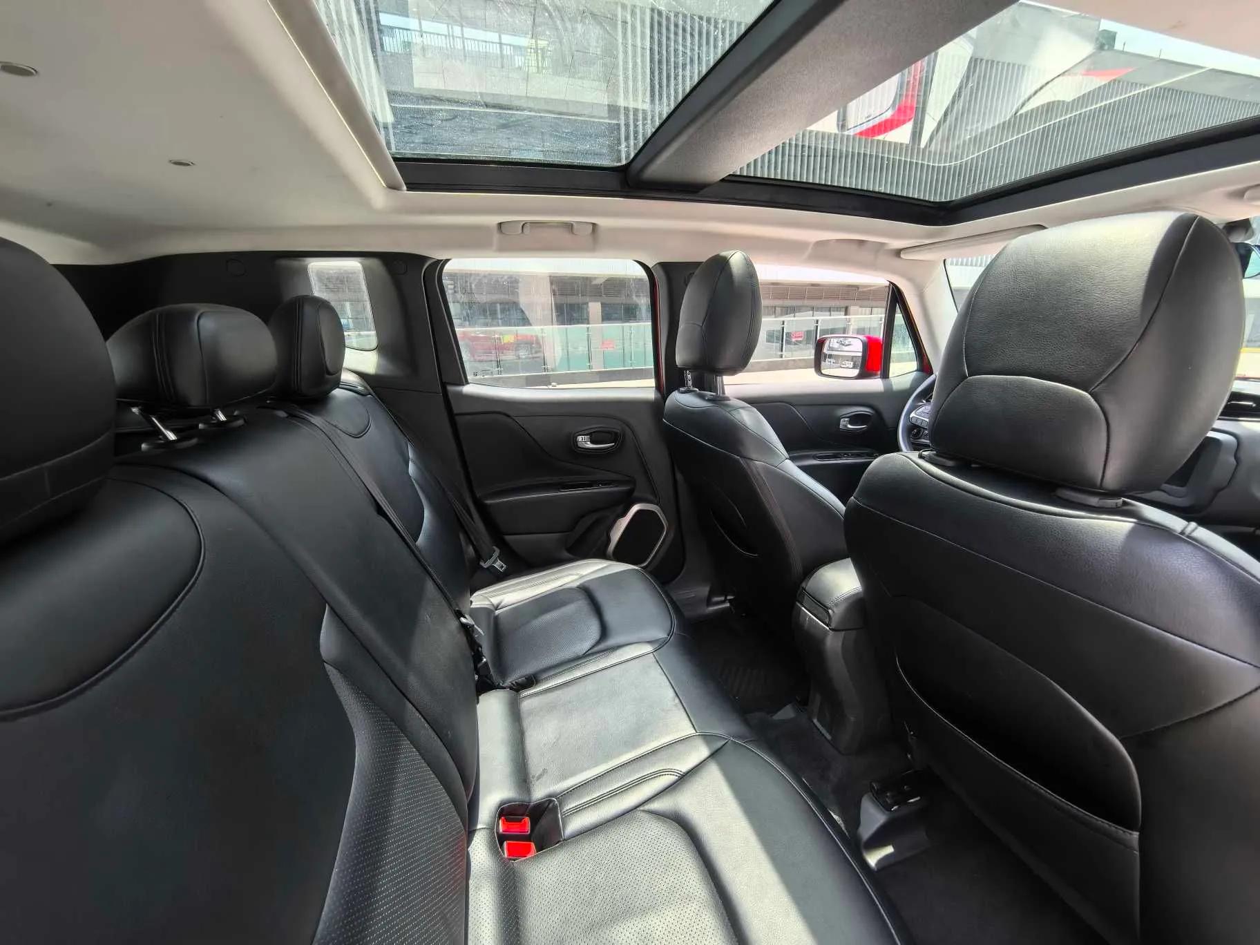 Jeep Renegade 2018 Connected Large Screen Version 180TS Automatic High-Energy Edition — миниатюра 11