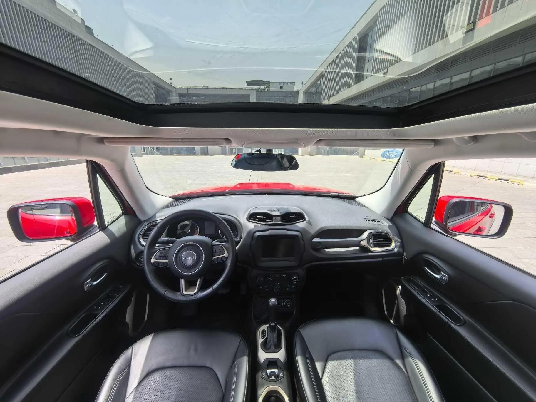 Jeep Renegade 2018 Connected Large Screen Version 180TS Automatic High-Energy Edition — миниатюра 14