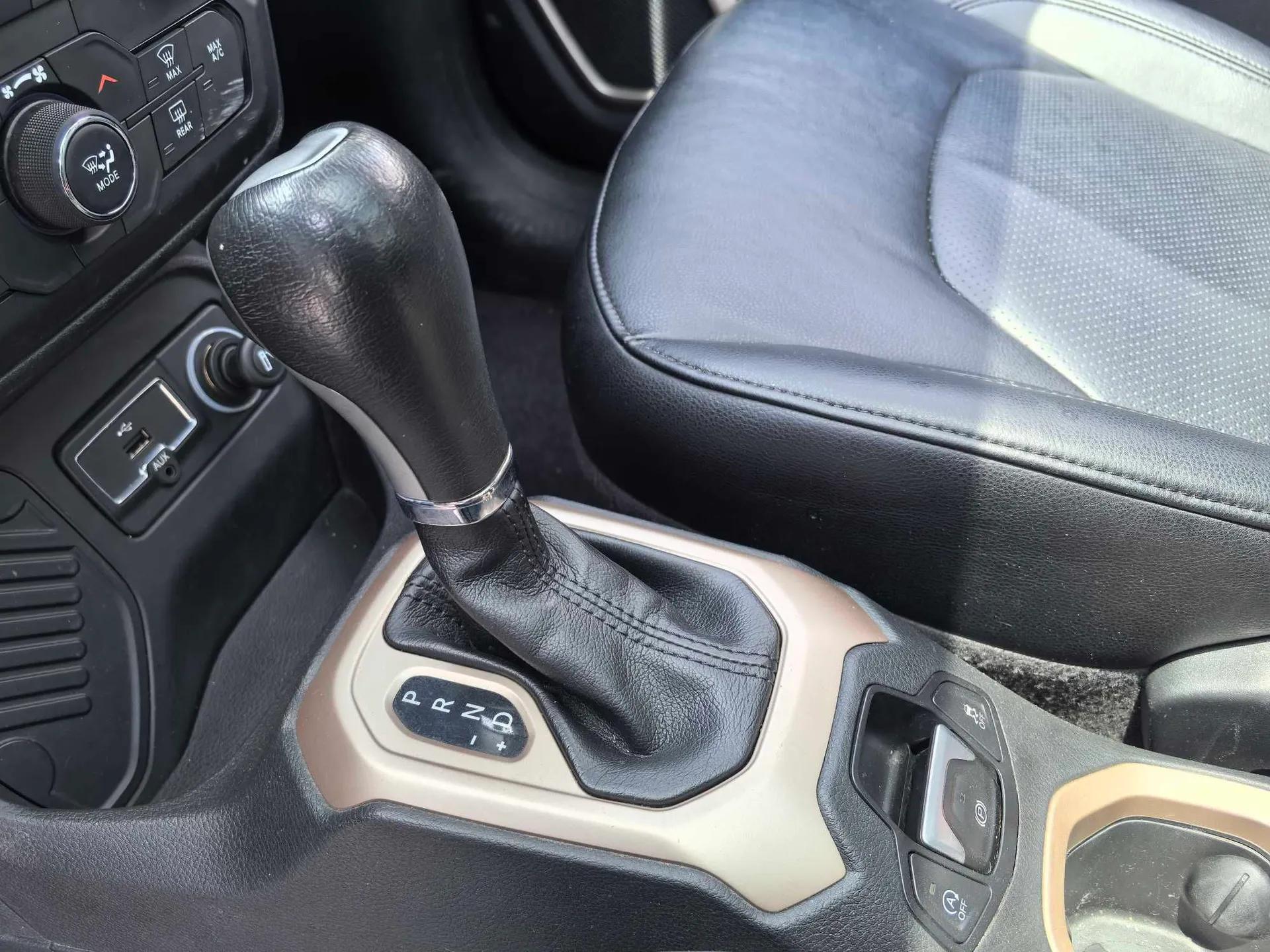 Jeep Renegade 2018 Connected Large Screen Version 180TS Automatic High-Energy Edition — миниатюра 16