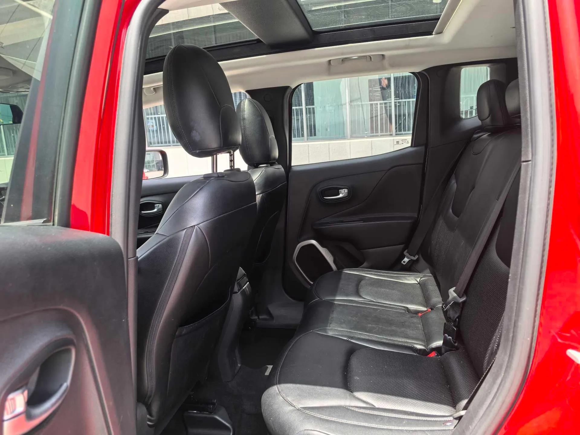 Jeep Renegade 2018 Connected Large Screen Version 180TS Automatic High-Energy Edition — миниатюра 18