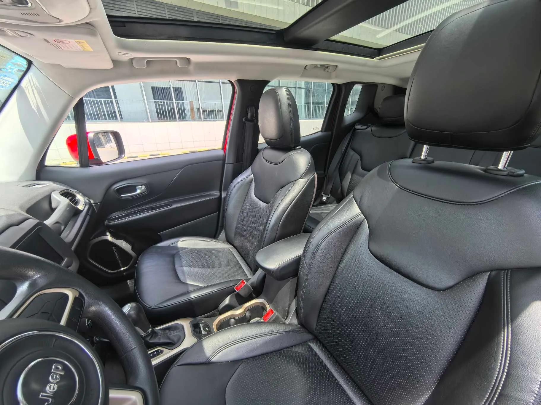Jeep Renegade 2018 Connected Large Screen Version 180TS Automatic High-Energy Edition — миниатюра 19
