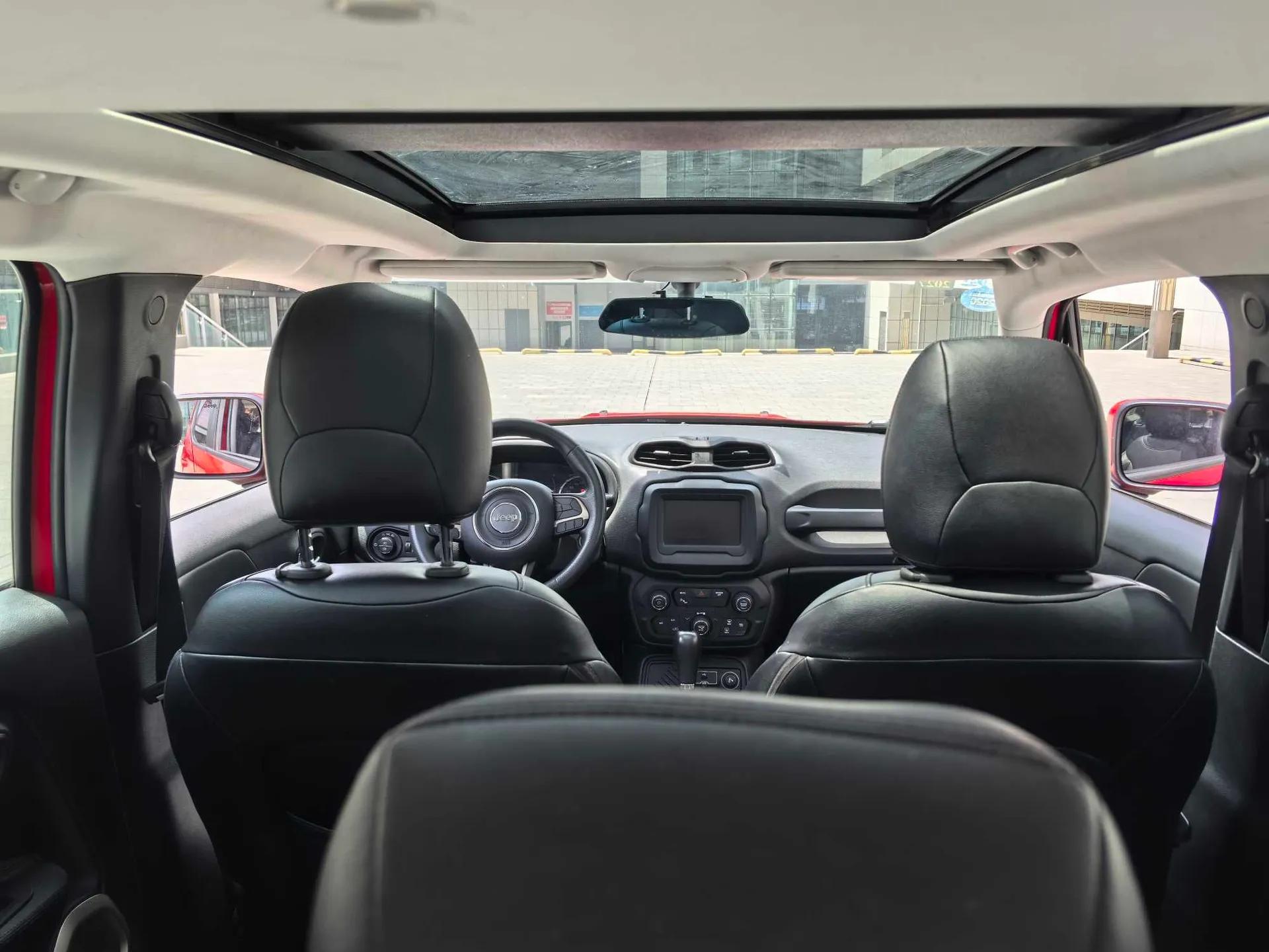 Jeep Renegade 2018 Connected Large Screen Version 180TS Automatic High-Energy Edition — миниатюра 9
