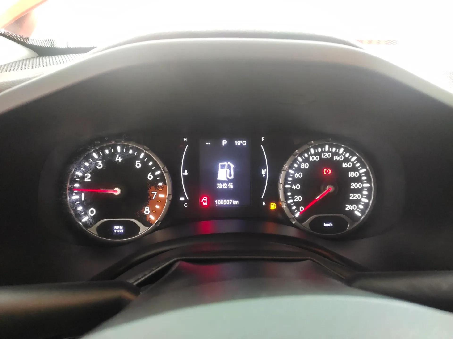 Jeep Renegade 2018 Connected Large Screen Version 180T Automatic Jingneng Version — миниатюра 15