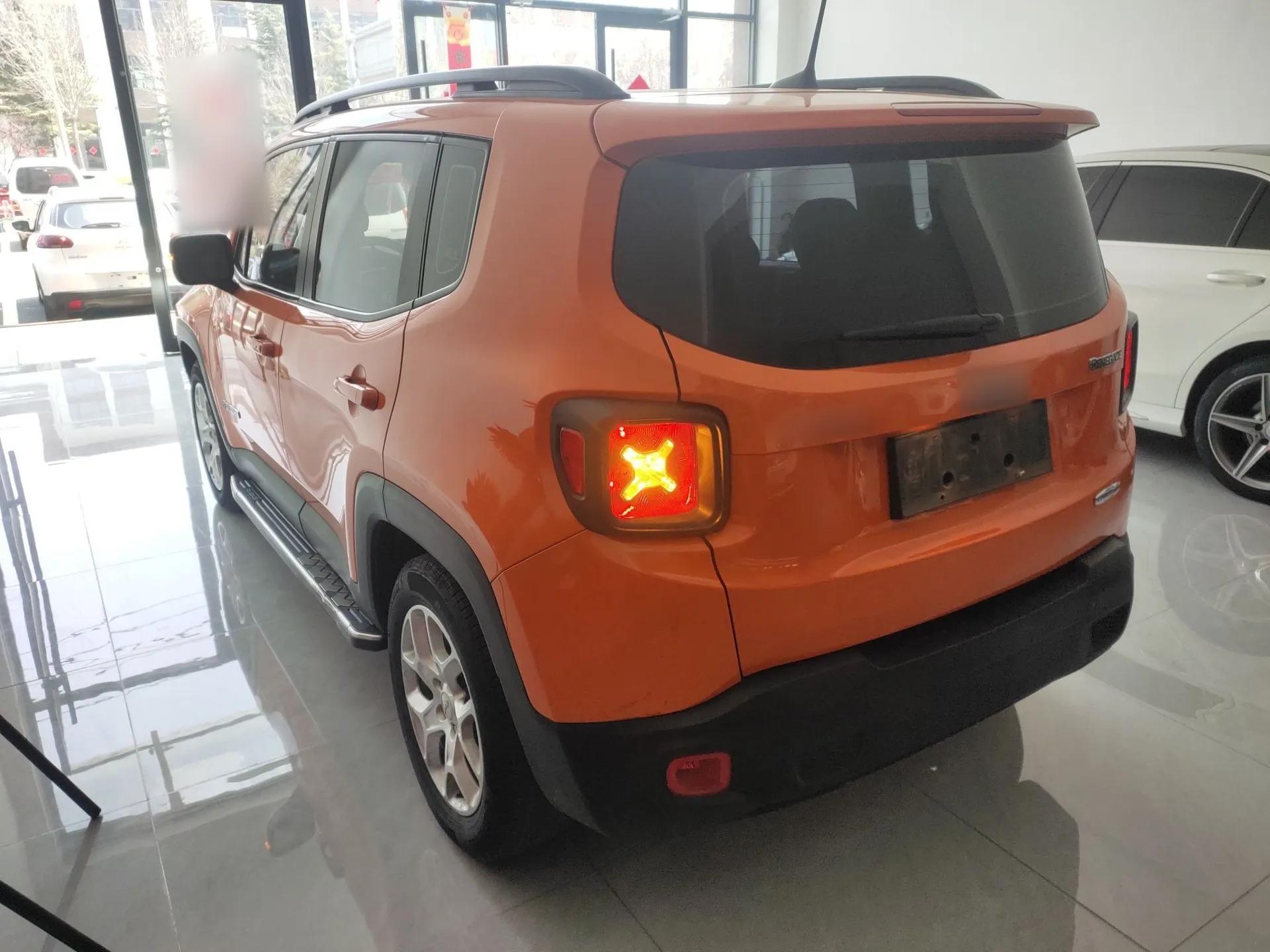 Jeep Renegade 2018 Connected Large Screen Version 180T Automatic Jingneng Version — миниатюра 4