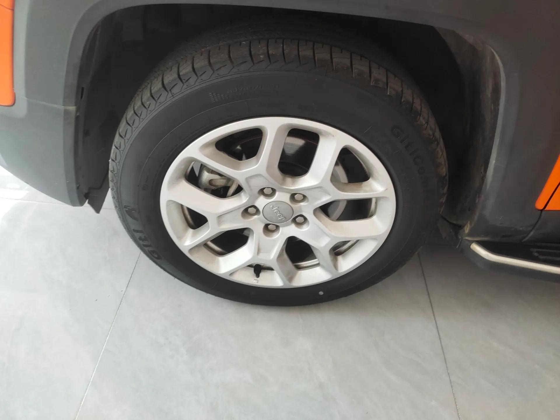 Jeep Renegade 2018 Connected Large Screen Version 180T Automatic Jingneng Version — миниатюра 8