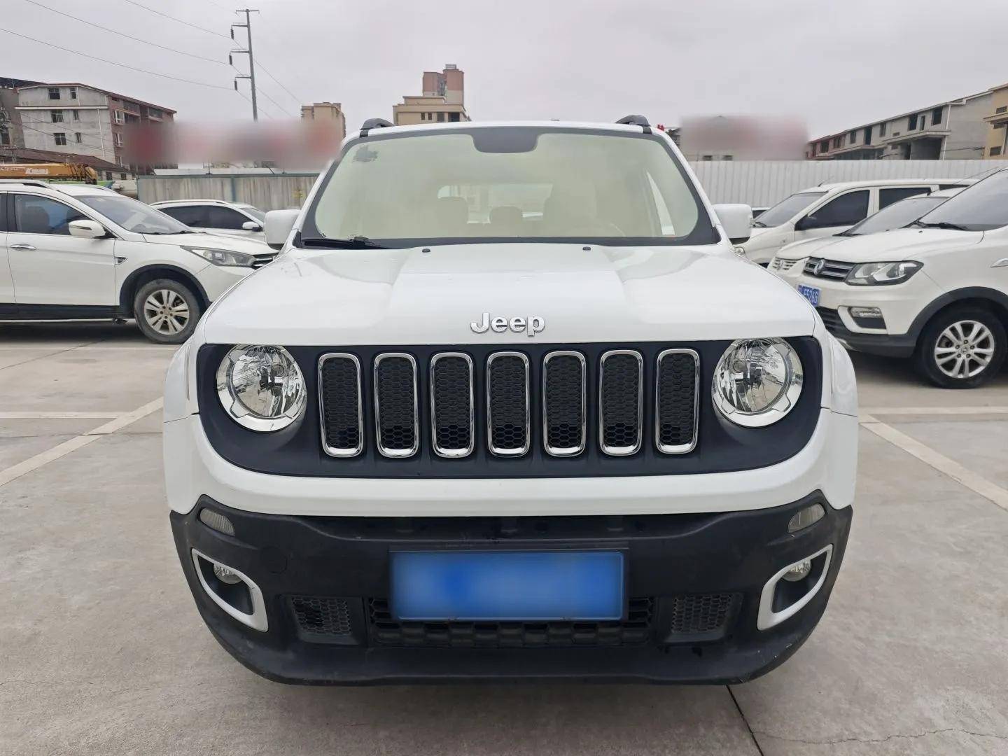 Jeep Renegade 2017 180T Automatic High-Energy Version — миниатюра 2
